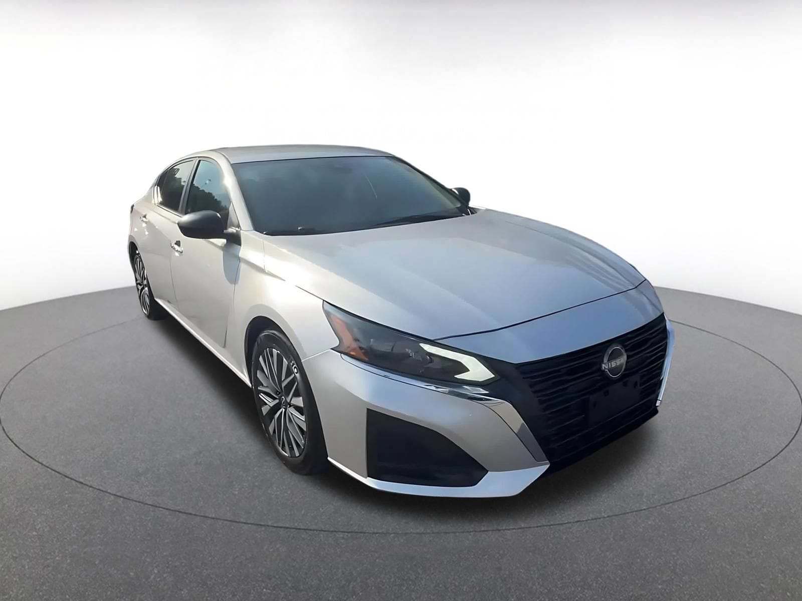 Thumbnail: 2025 Nissan Altima - 3