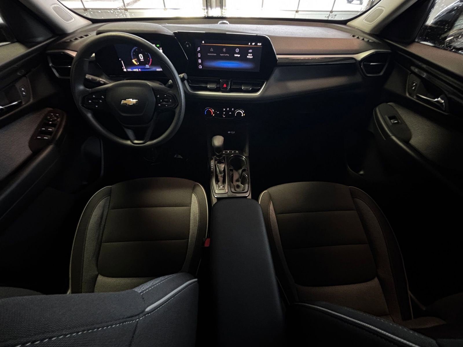 Thumbnail: 2025 Chevrolet TrailBlazer - 32