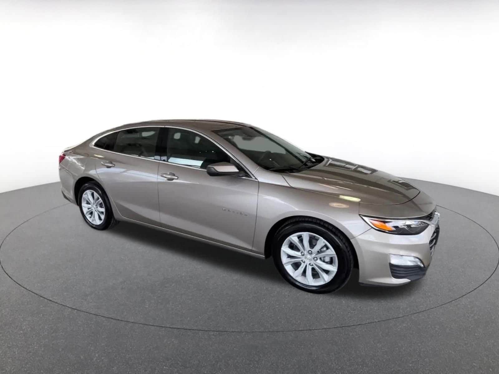 Thumbnail: 2024 Chevrolet Malibu - 2