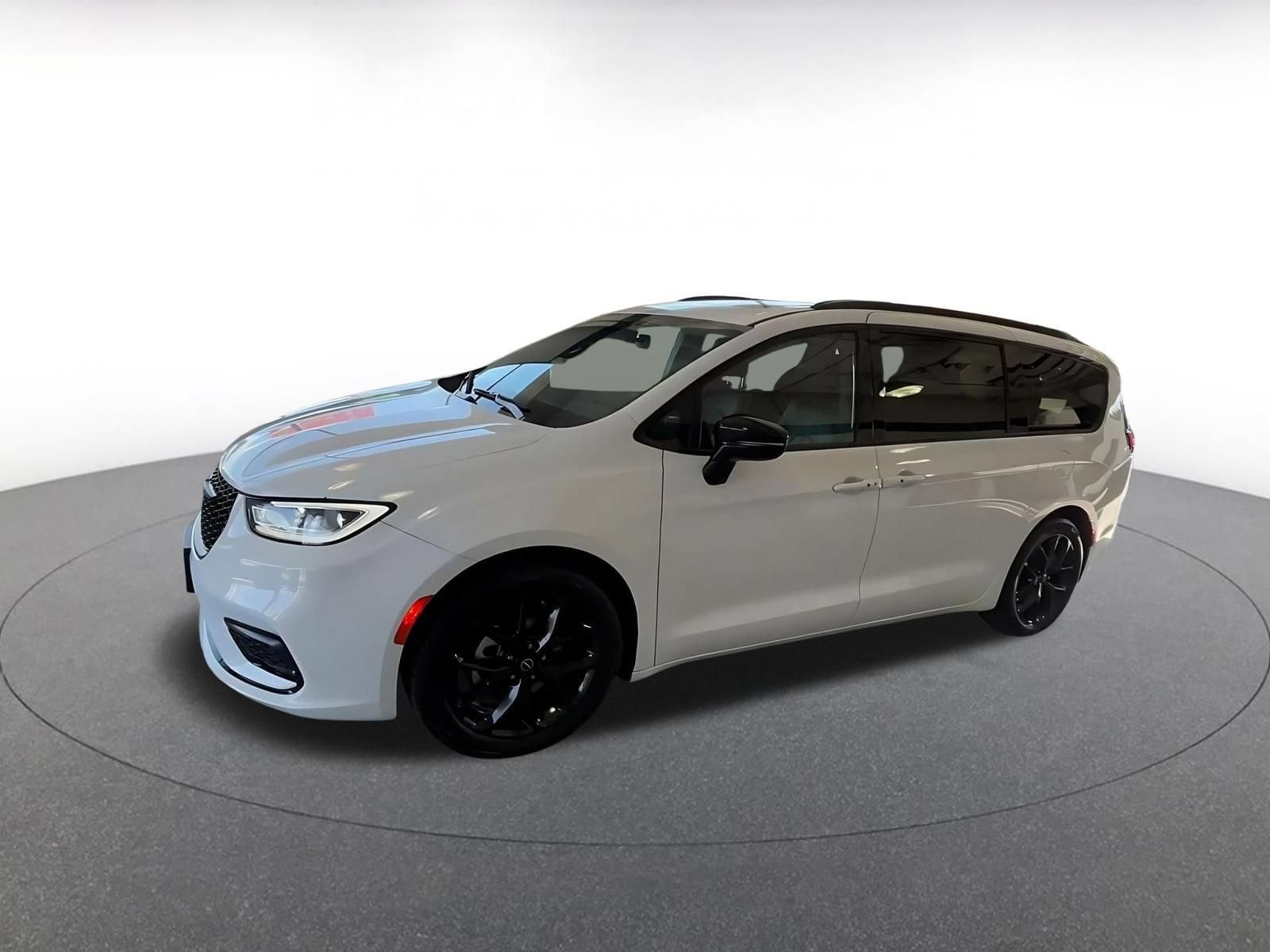 Thumbnail: 2025 Chrysler Pacifica - 7