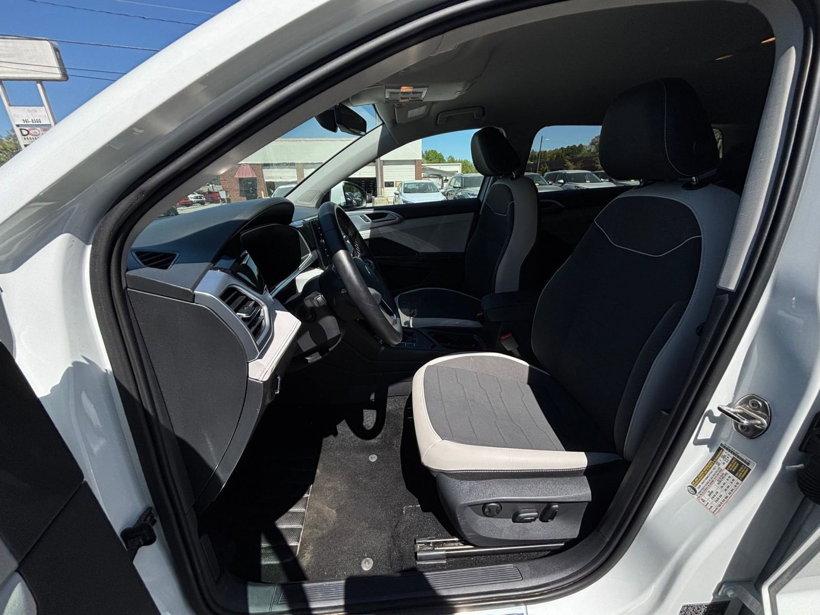 Thumbnail: 2025 Volkswagen Taos - 28