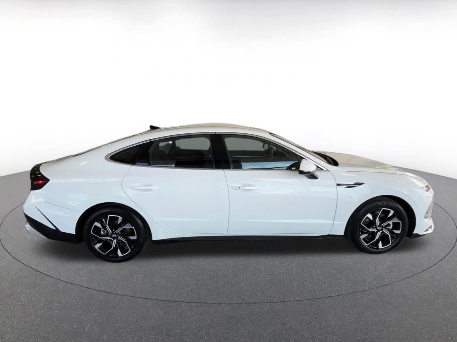 Thumbnail: 2025 Hyundai Sonata - 16