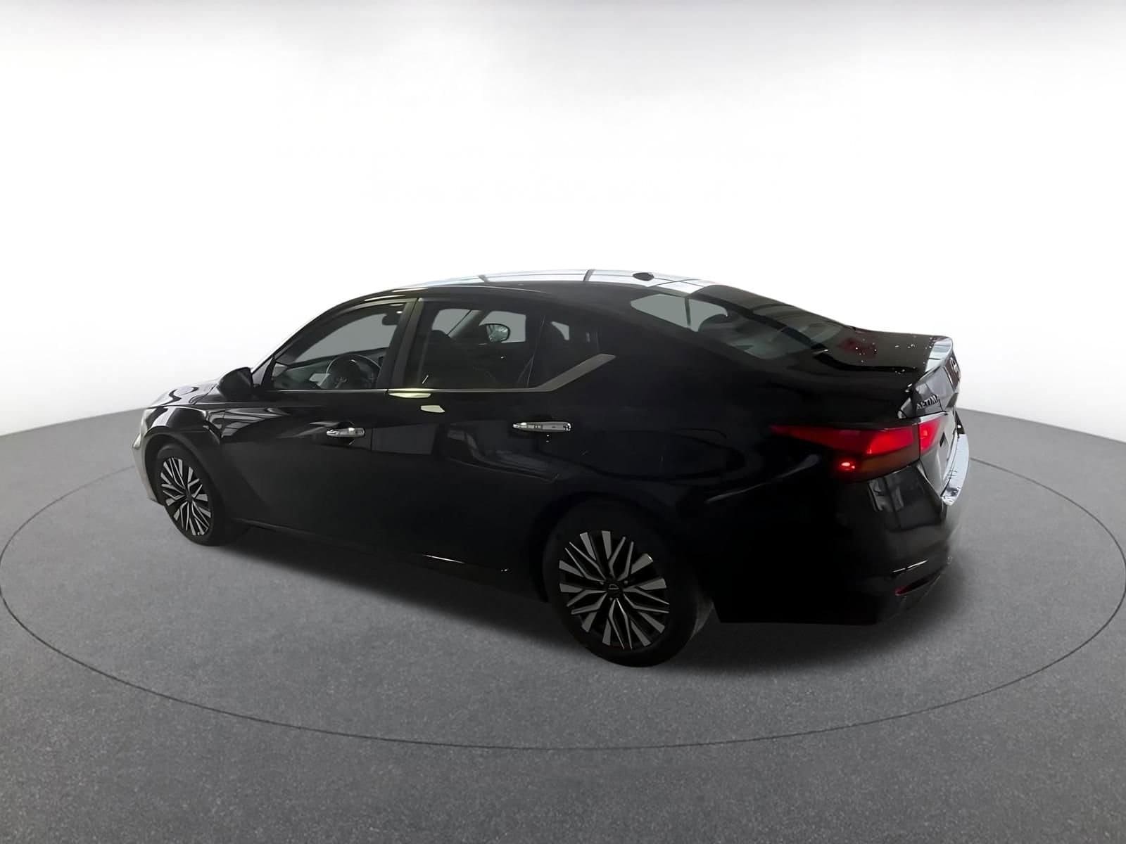 Thumbnail: 2025 Nissan Altima - 8