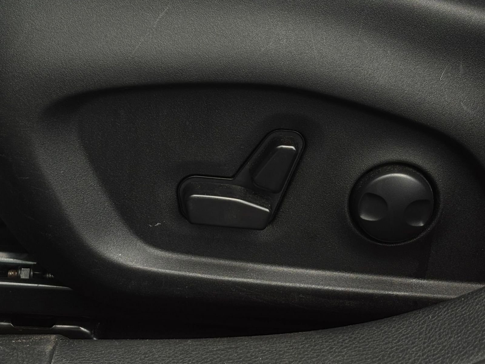 Thumbnail: 2023 Jeep Compass - 23
