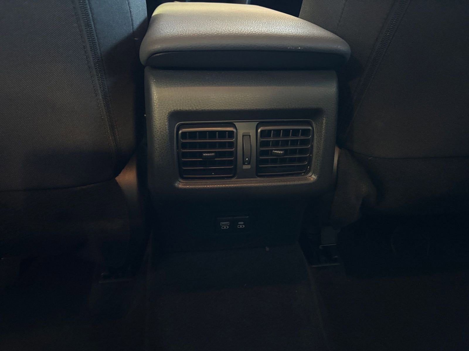 Thumbnail: 2025 Toyota Camry - 29