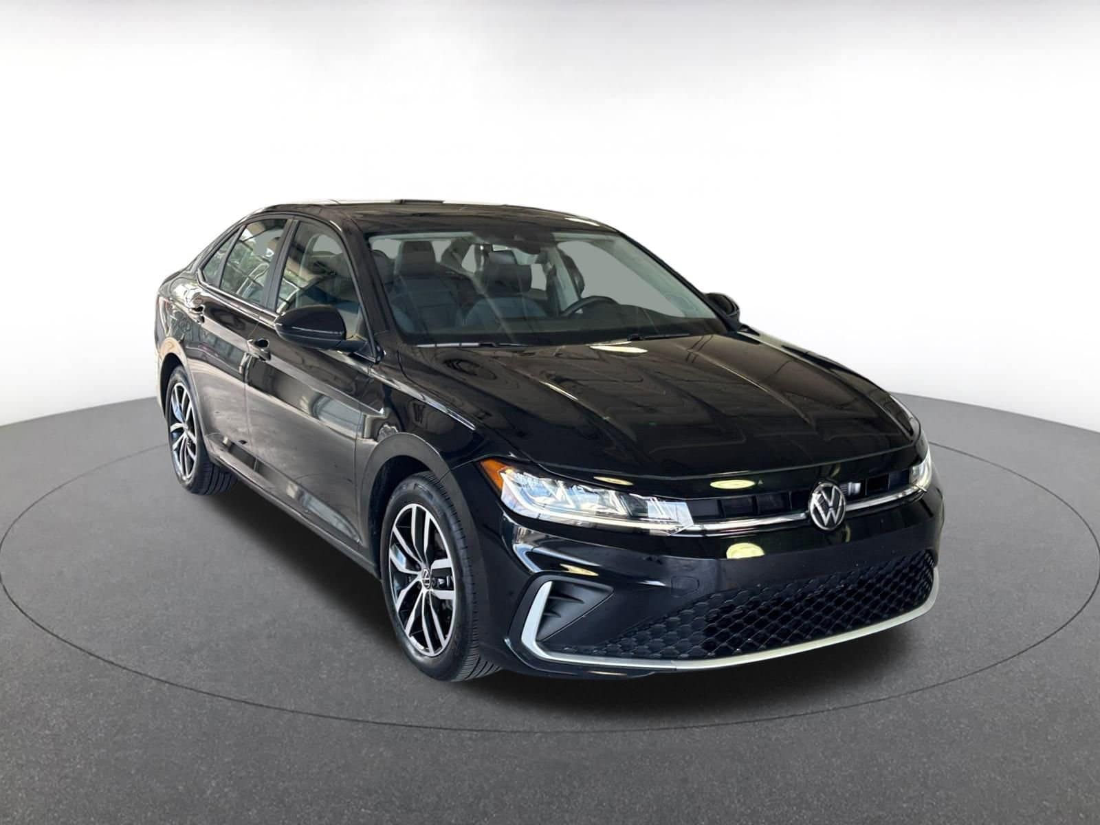 Thumbnail: 2025 Volkswagen Jetta - 1