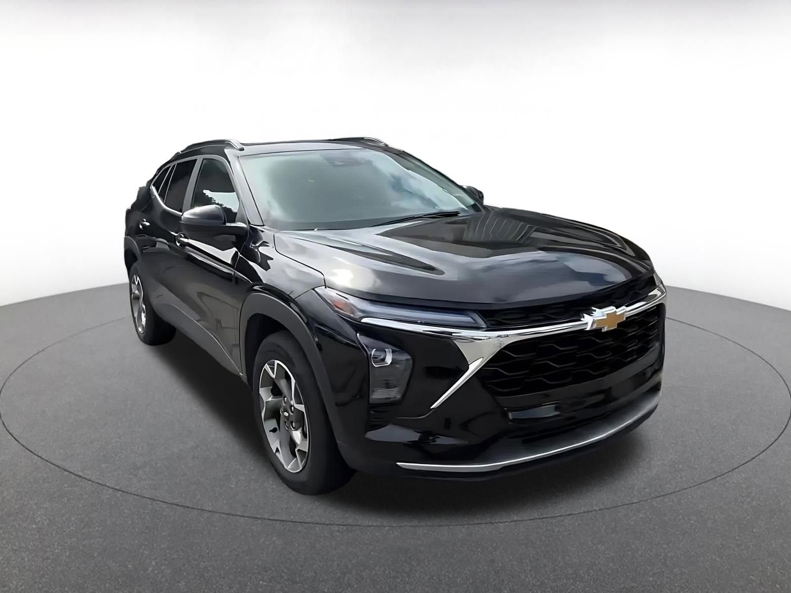 Thumbnail: 2025 Chevrolet Trax - 3