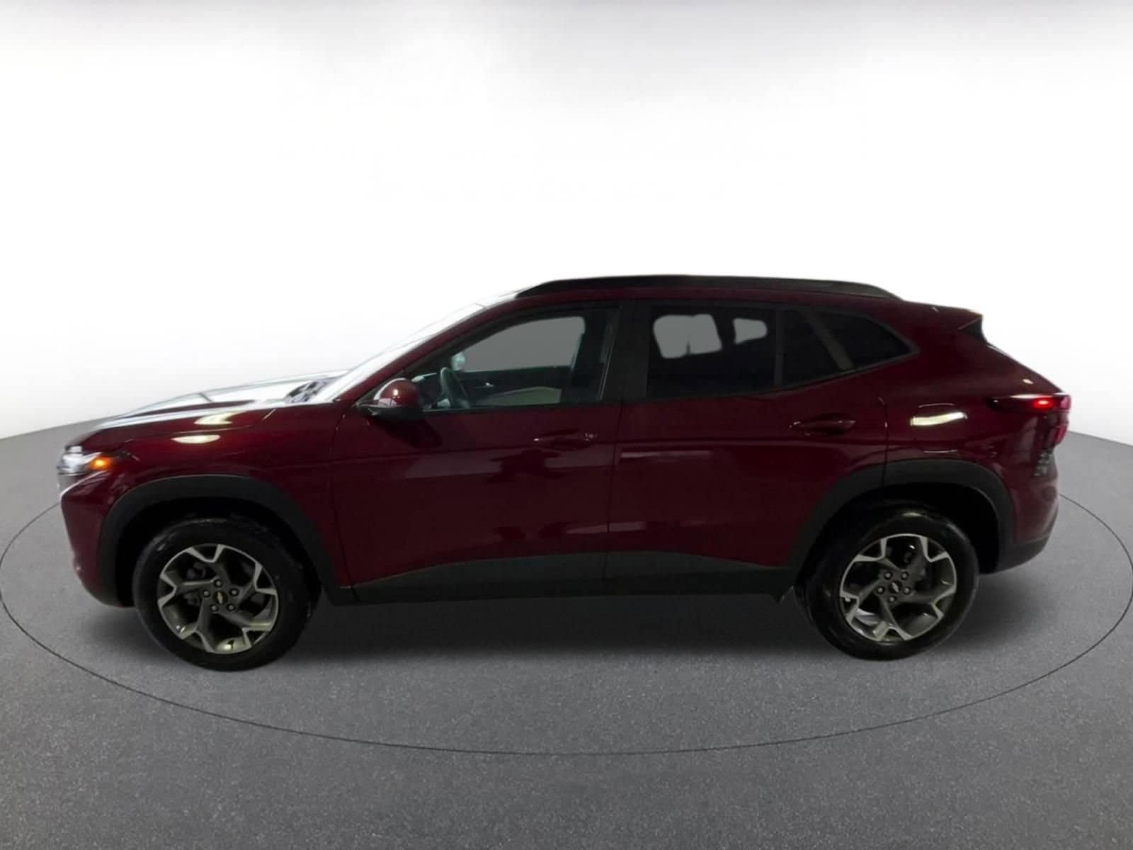 Thumbnail: 2025 Chevrolet Trax - 8