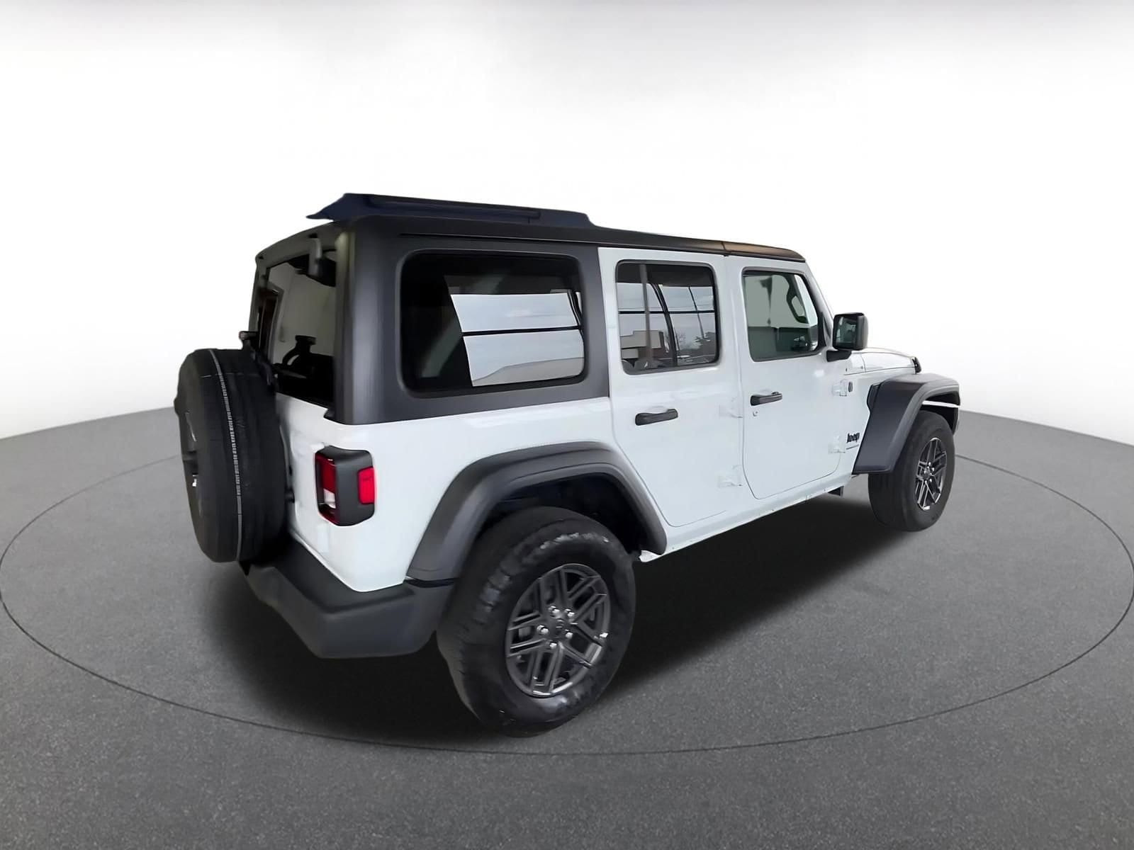 Thumbnail: 2025 Jeep Wrangler - 15