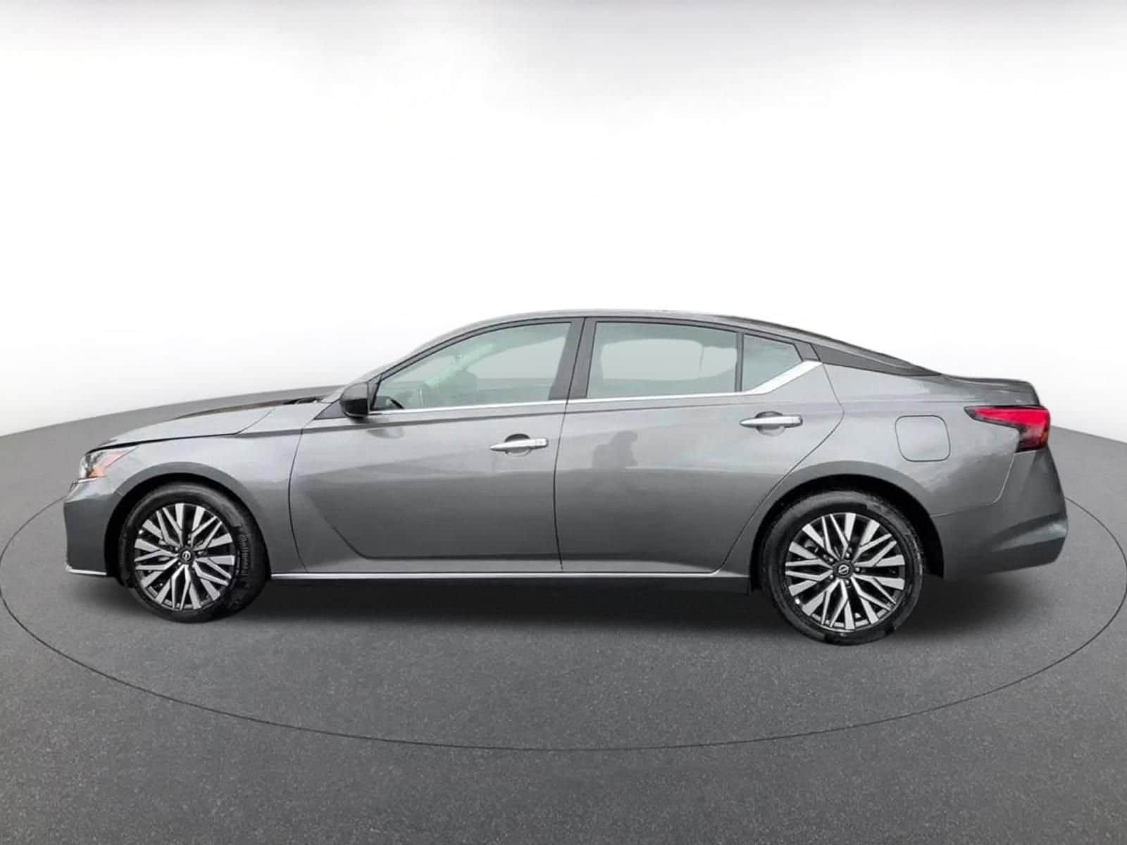 Thumbnail: 2025 Nissan Altima - 8