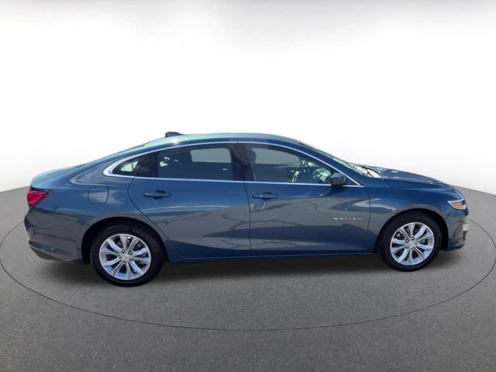 Thumbnail: 2024 Chevrolet Malibu - 16