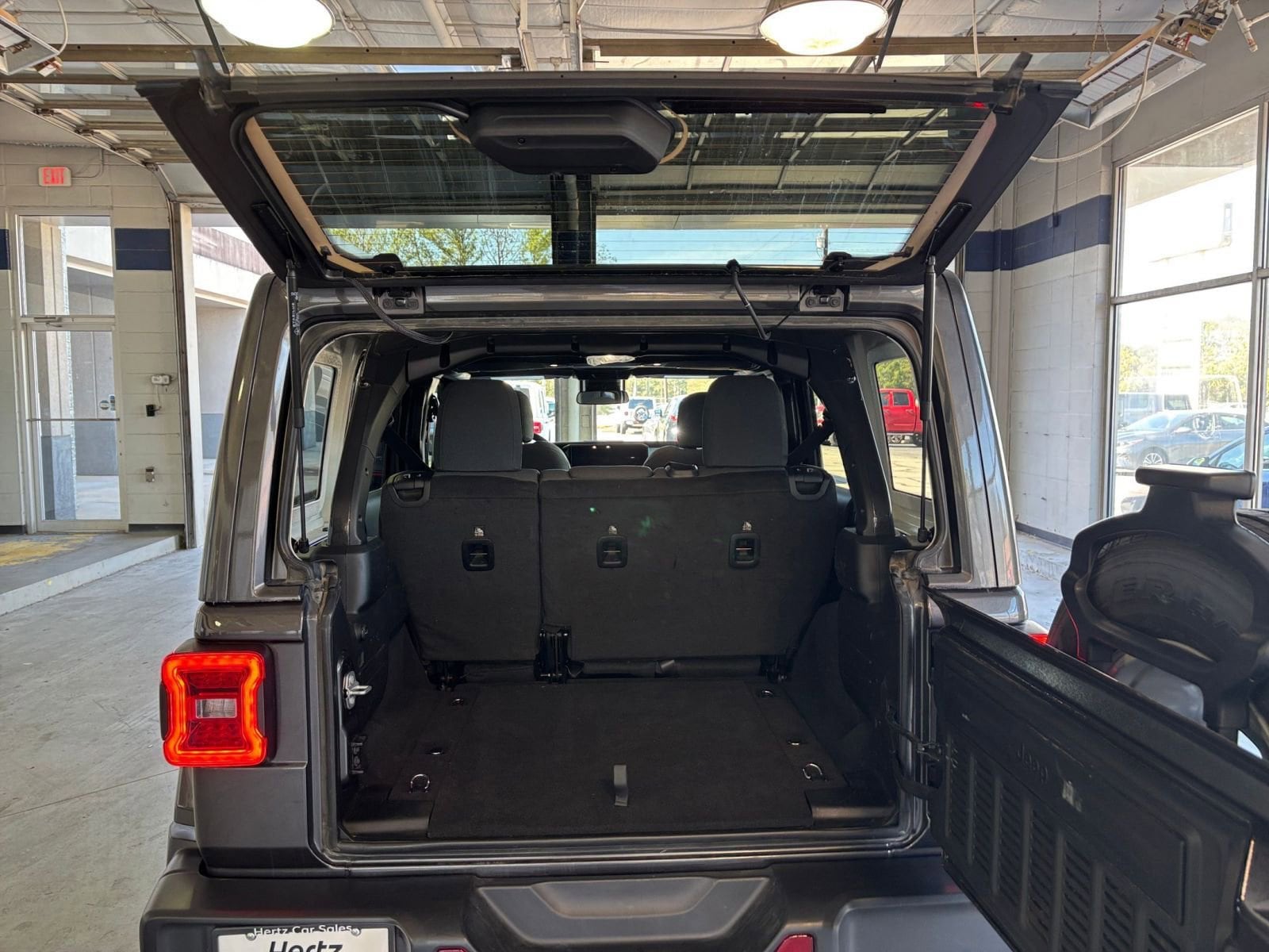 Thumbnail: 2025 Jeep Wrangler - 30