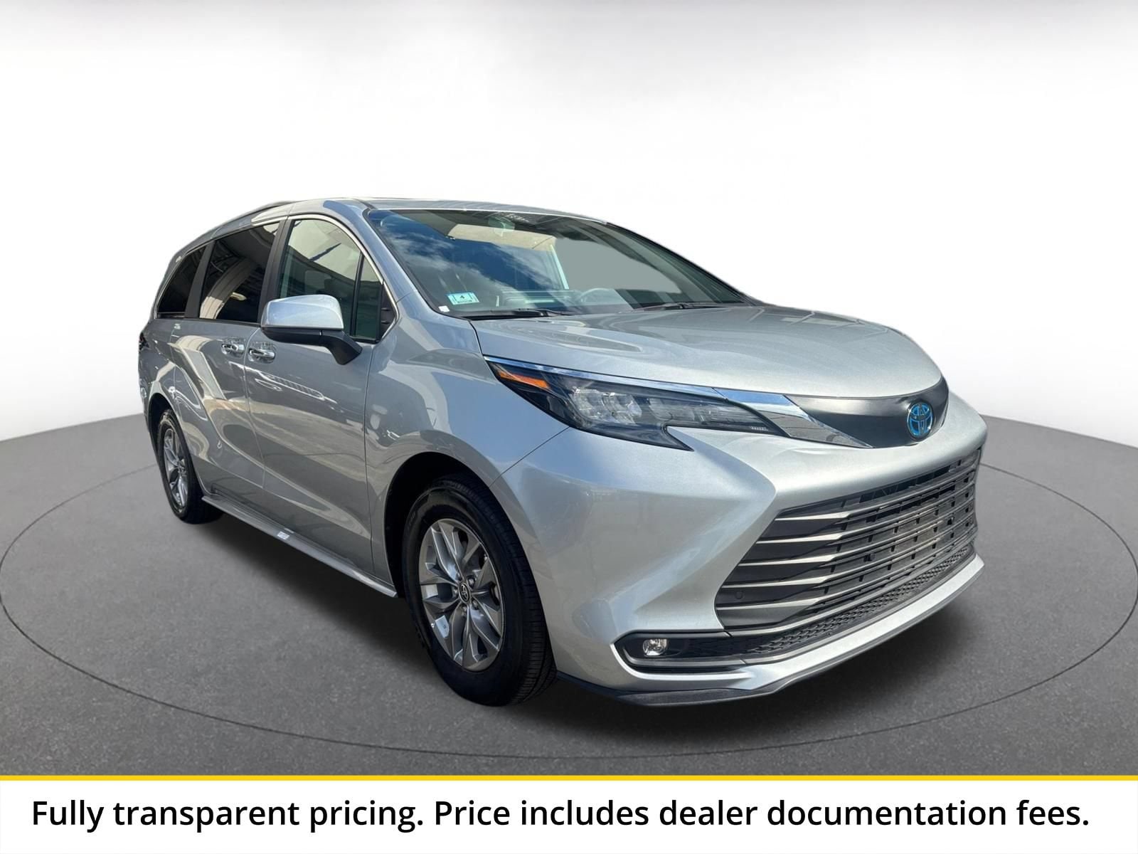 Thumbnail: 2025 Toyota Sienna - 1