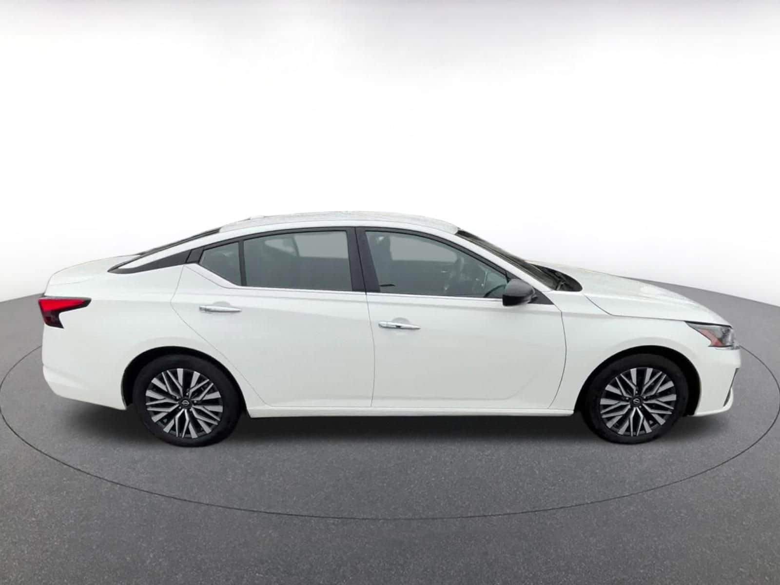 Thumbnail: 2025 Nissan Altima - 16