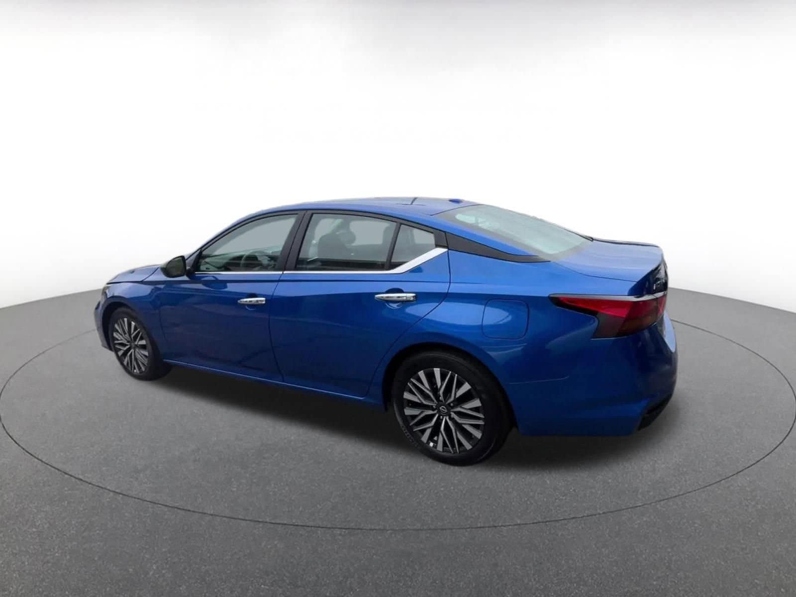 Thumbnail: 2025 Nissan Altima - 13