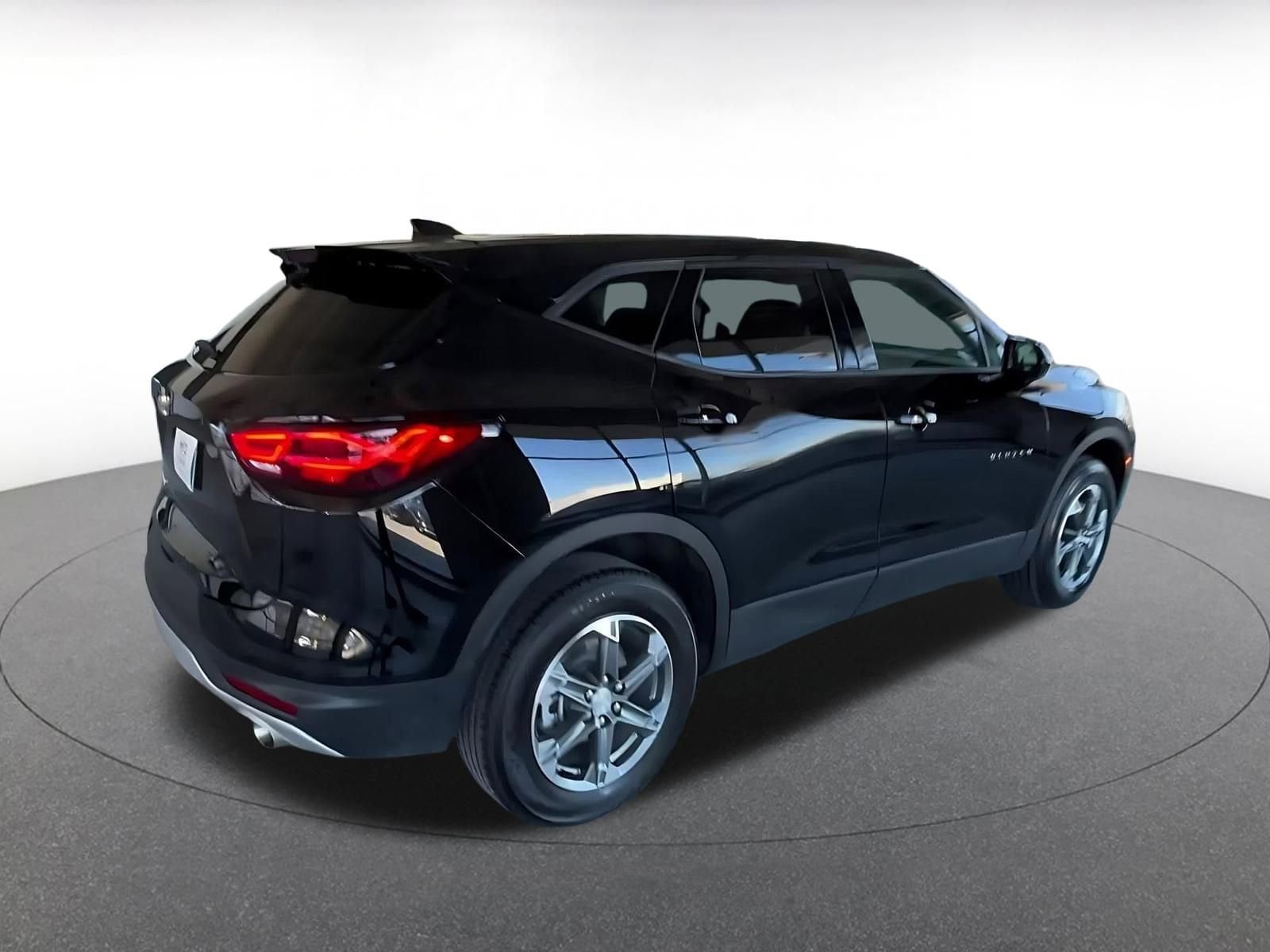 Thumbnail: 2025 Chevrolet Blazer - 16