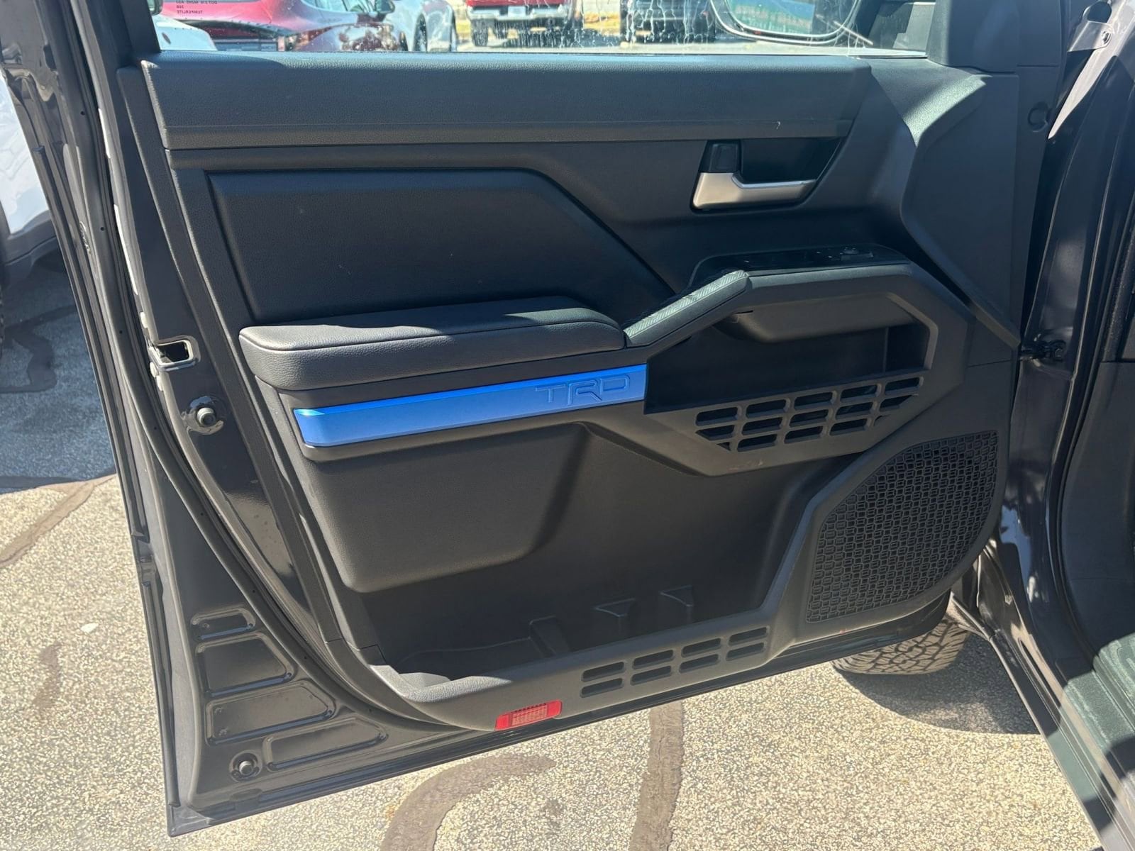 Thumbnail: 2025 Toyota Tacoma - 25