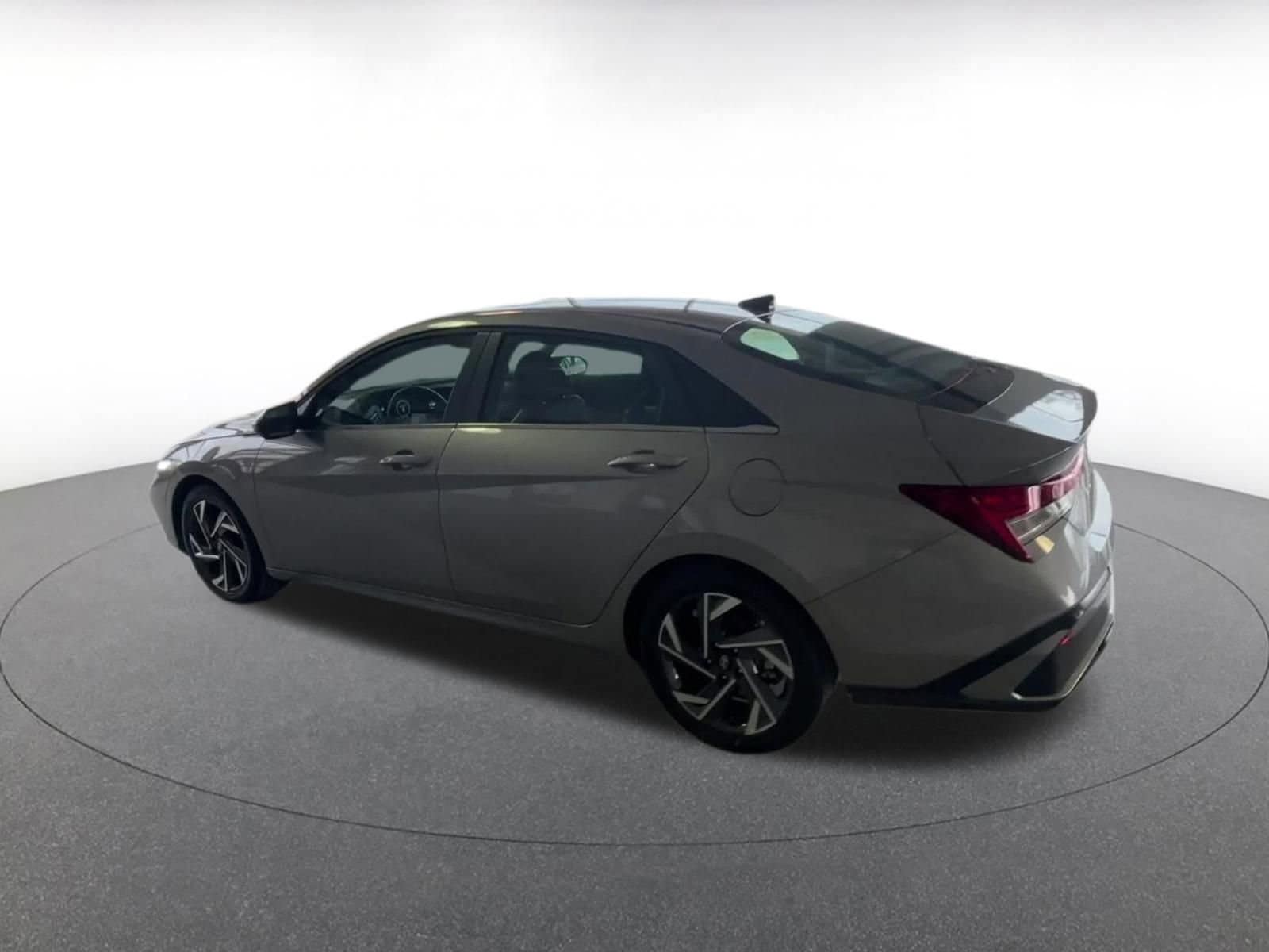 Thumbnail: 2025 Hyundai Elantra - 8