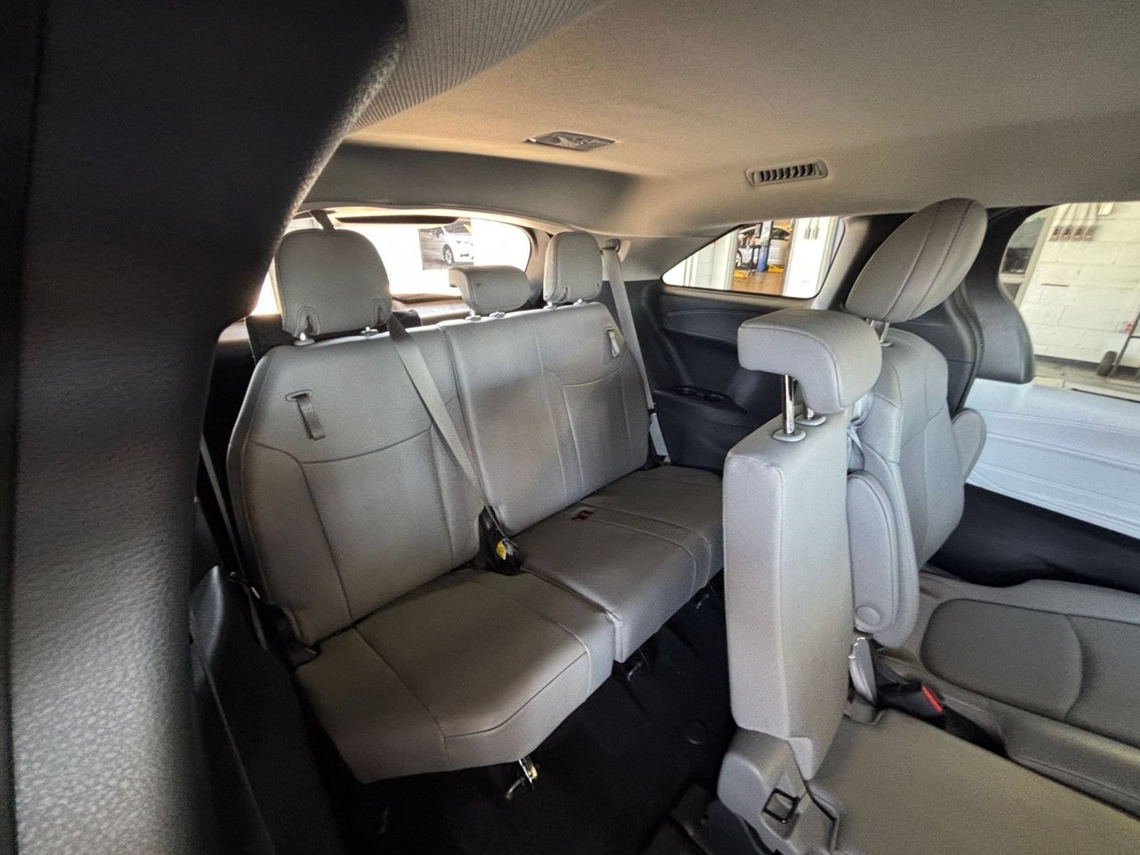 Thumbnail: 2025 Toyota Sienna - 26