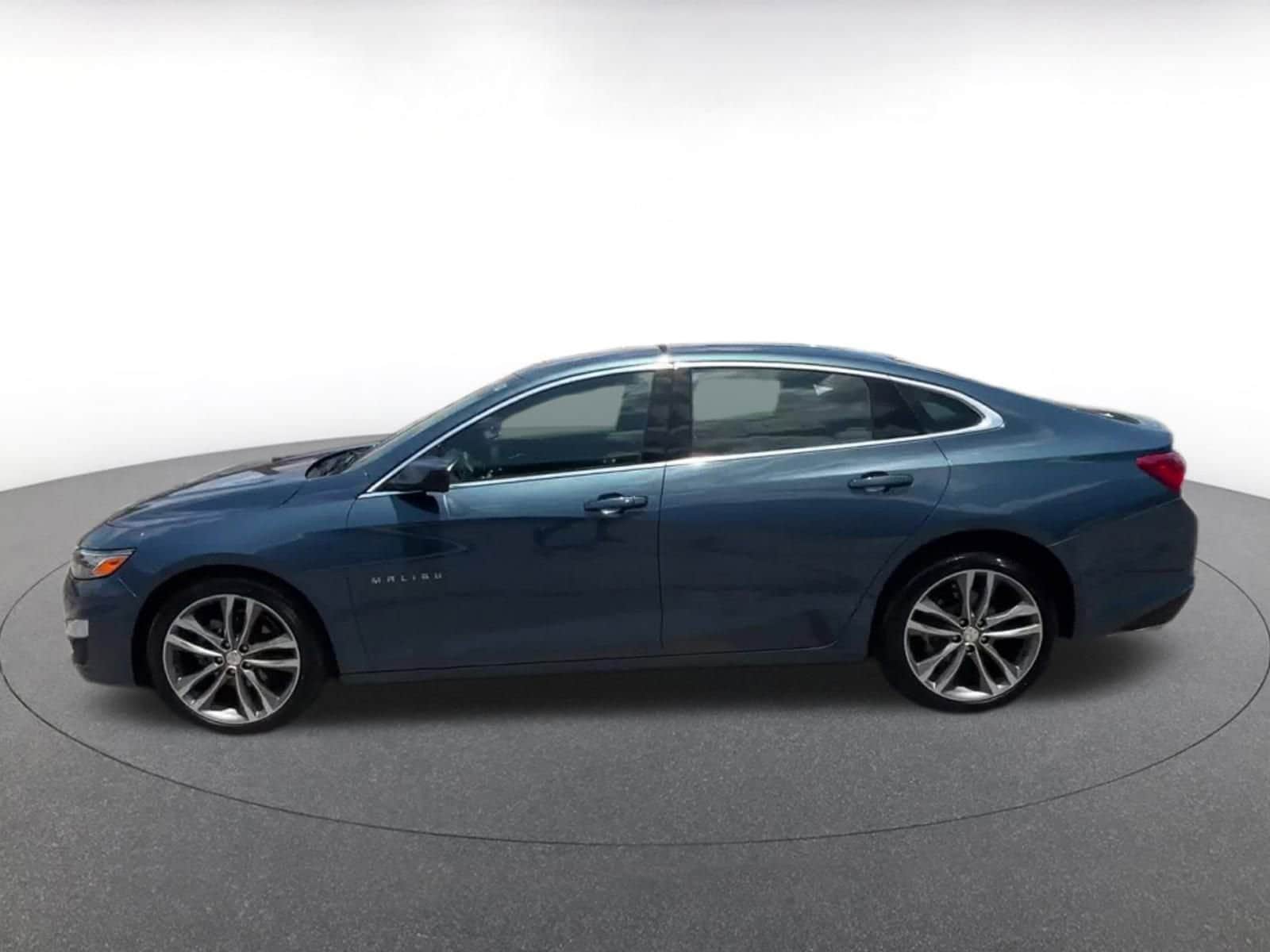 Thumbnail: 2024 Chevrolet Malibu - 8