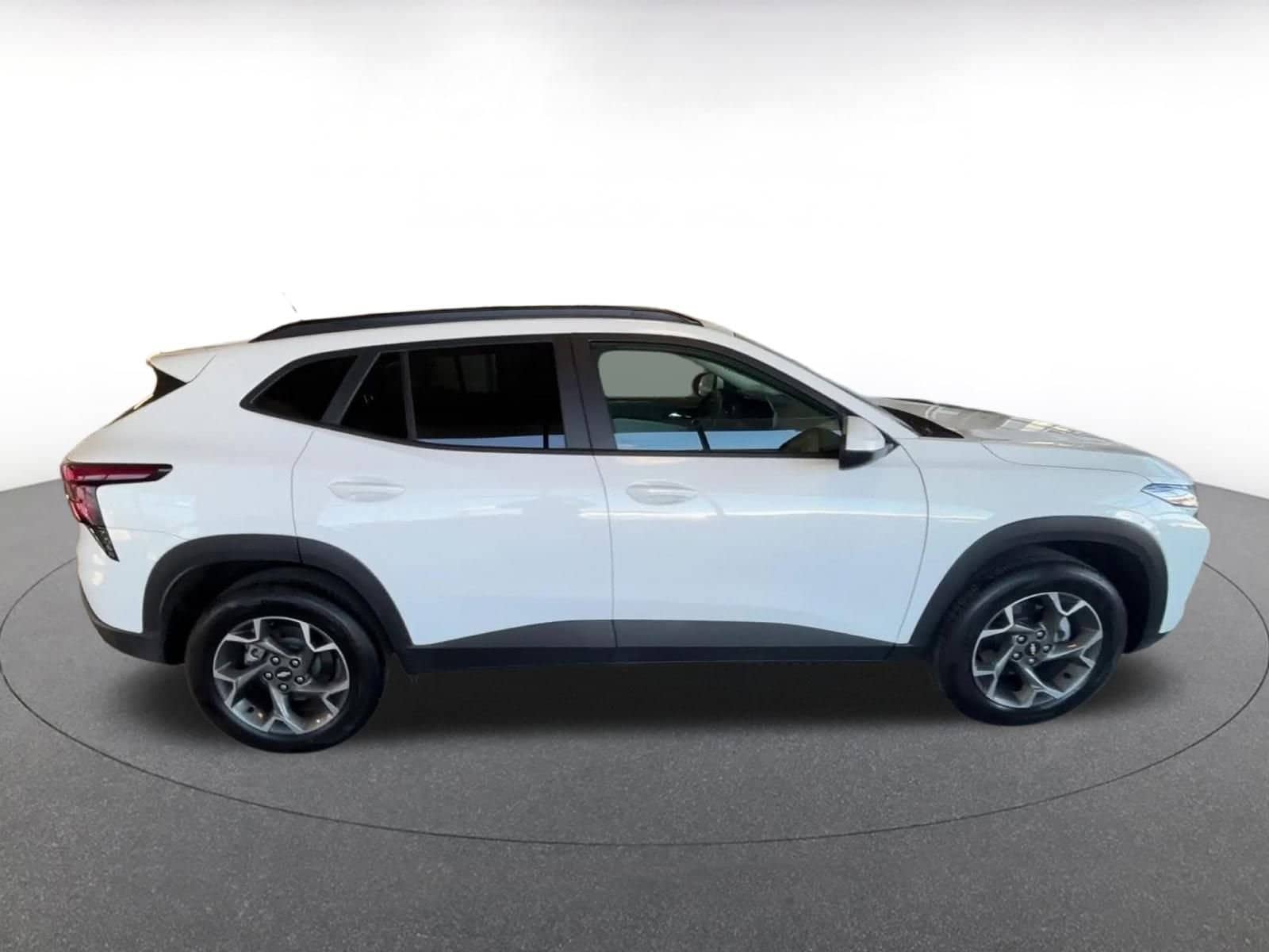 Thumbnail: 2025 Chevrolet Trax - 16