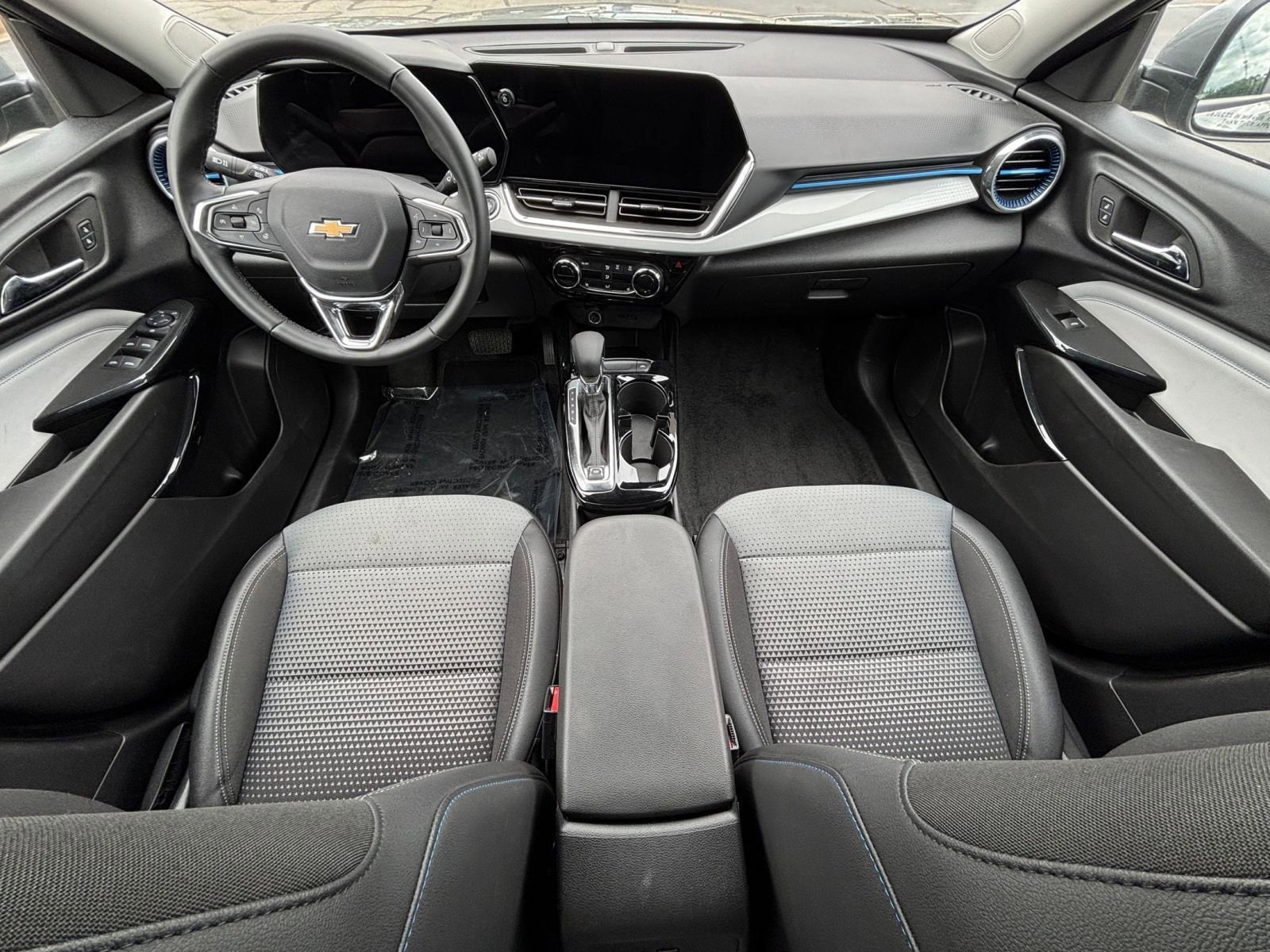 Thumbnail: 2025 Chevrolet Trax - 33