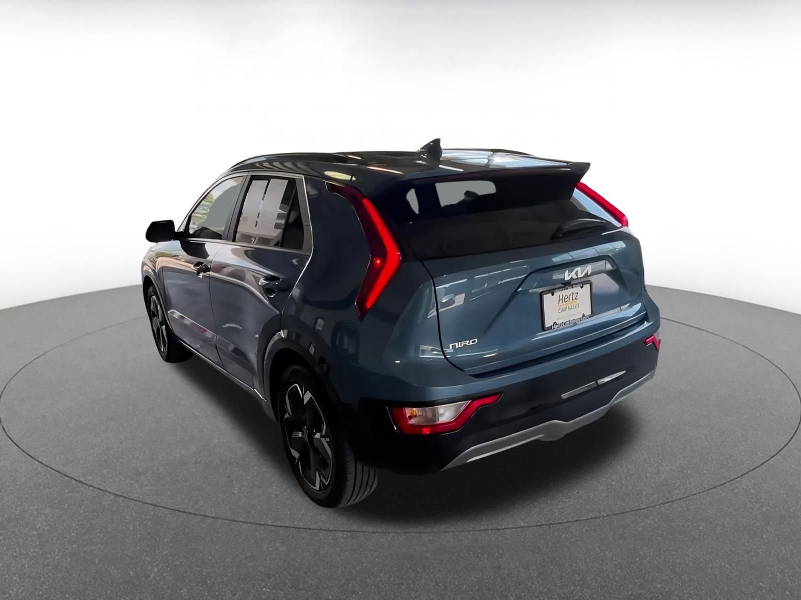 Thumbnail: 2023 Kia Niro - 11