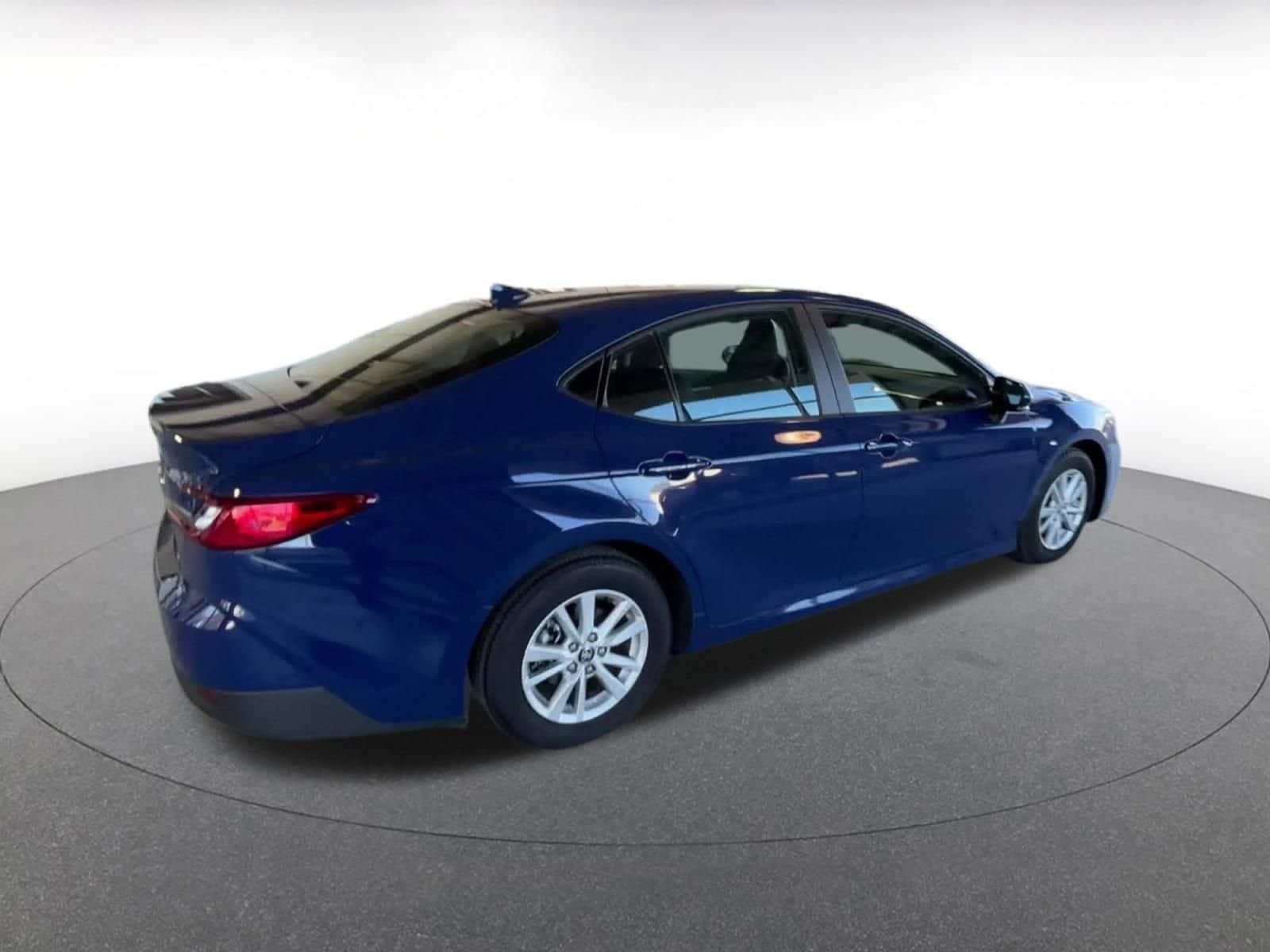 Thumbnail: 2025 Toyota Camry - 18