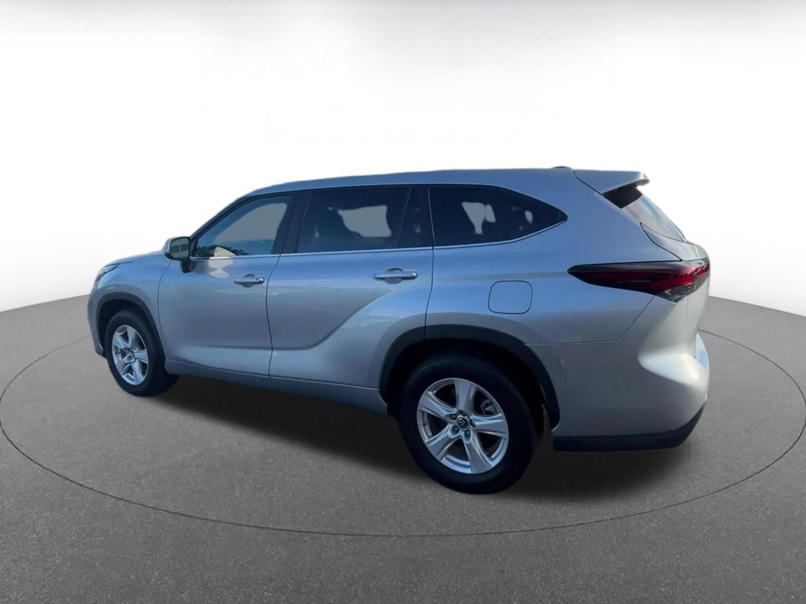 Thumbnail: 2025 Toyota Highlander - 10