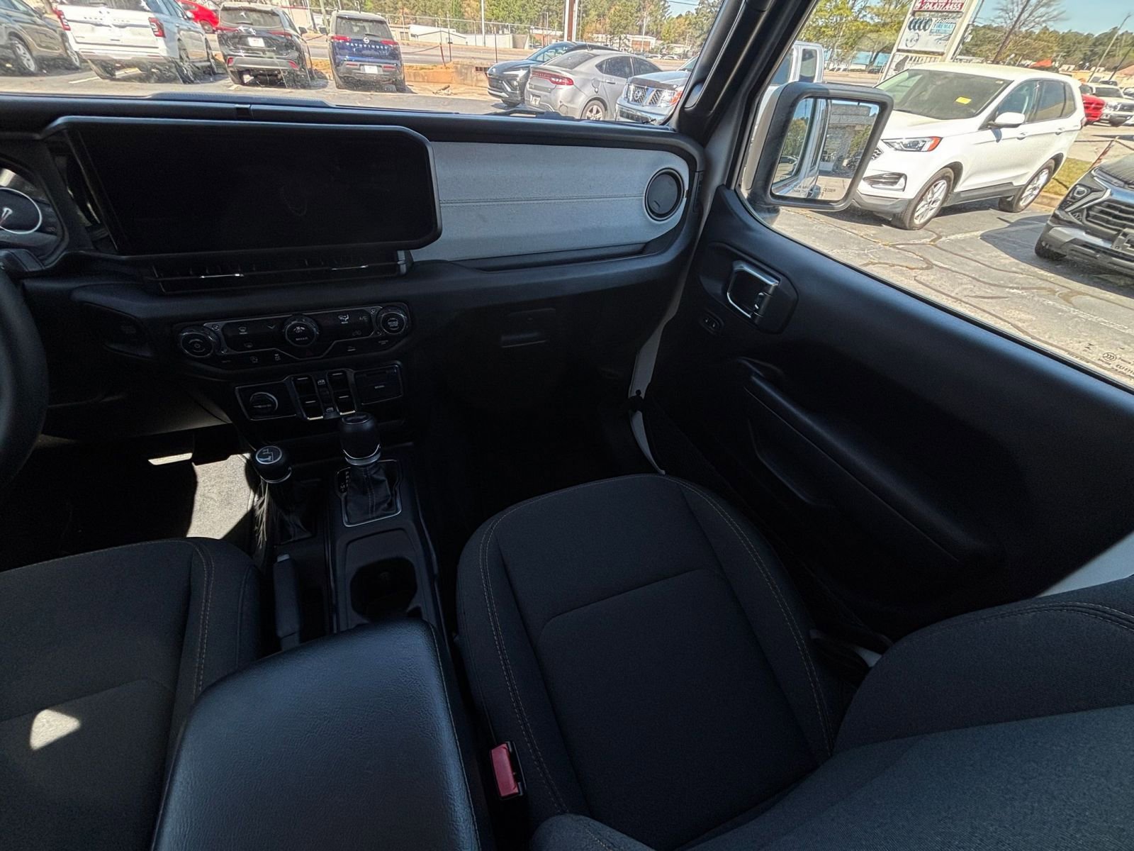 Thumbnail: 2025 Jeep Wrangler - 34