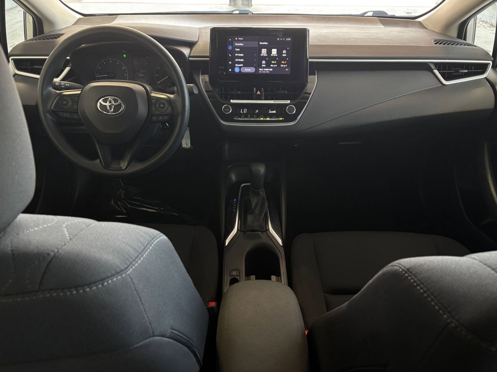 Thumbnail: 2023 Toyota Corolla - 32