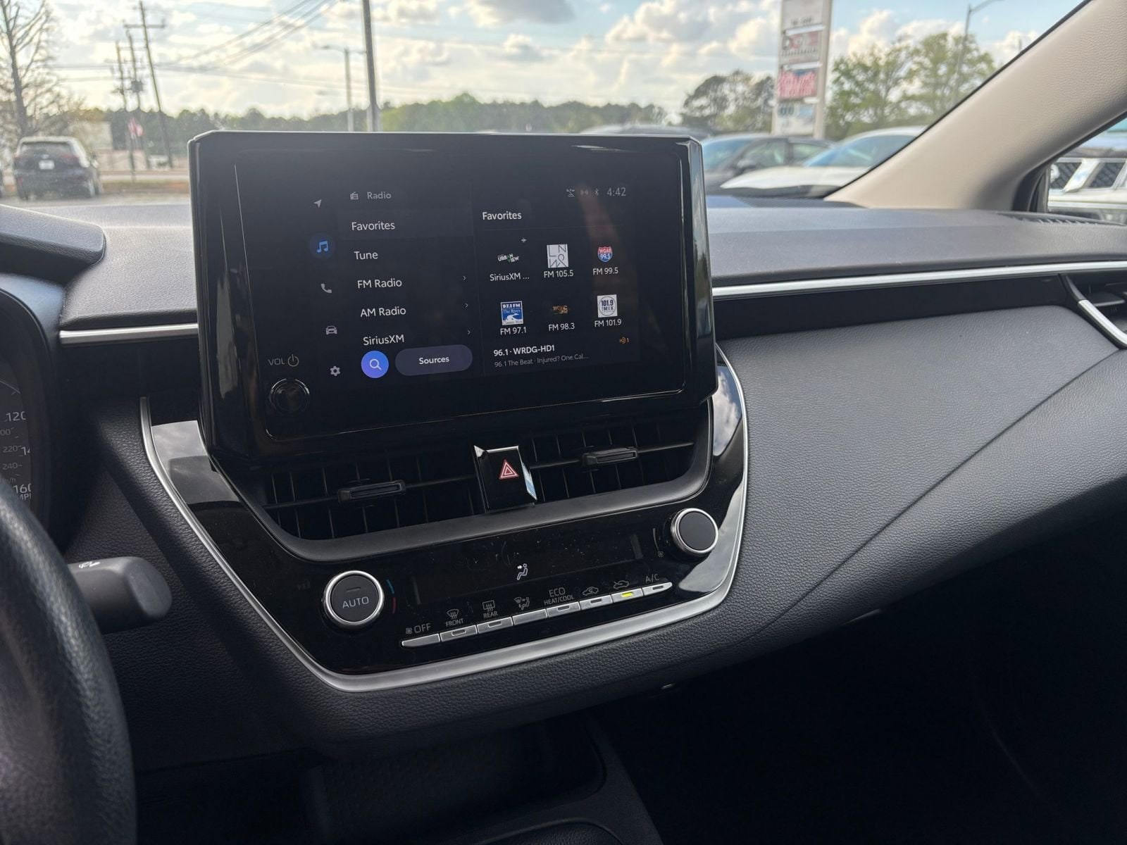 Thumbnail: 2025 Toyota Corolla - 20