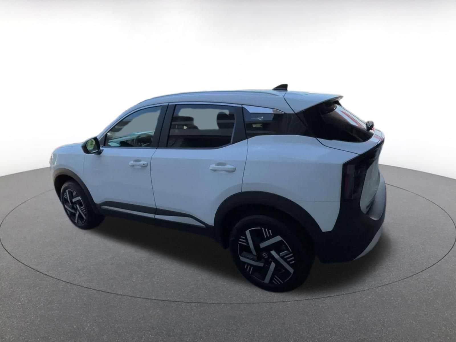 Thumbnail: 2026 Nissan Kicks - 8