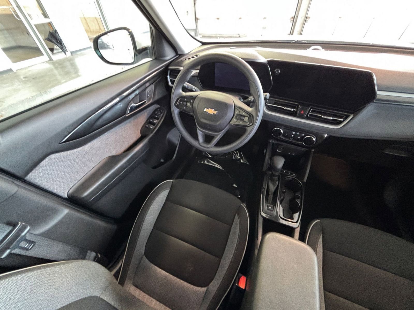 Thumbnail: 2025 Chevrolet TrailBlazer - 32