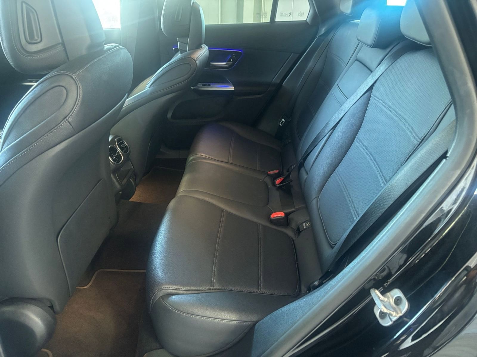 Thumbnail: 2024 Mercedes-Benz GLC - 28