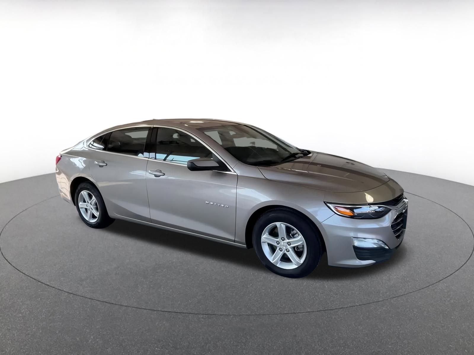 Thumbnail: 2024 Chevrolet Malibu - 2