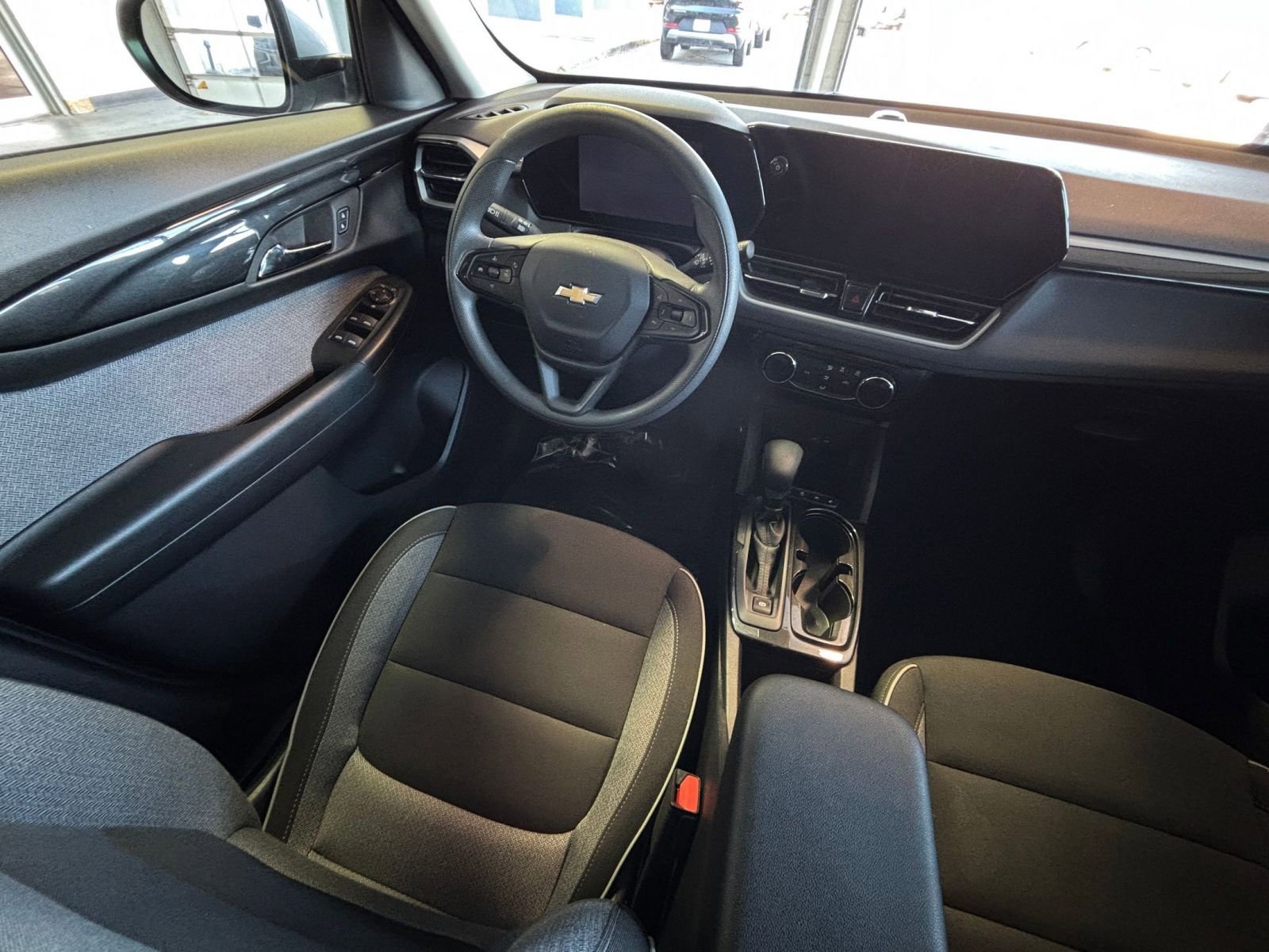 Thumbnail: 2025 Chevrolet TrailBlazer - 32