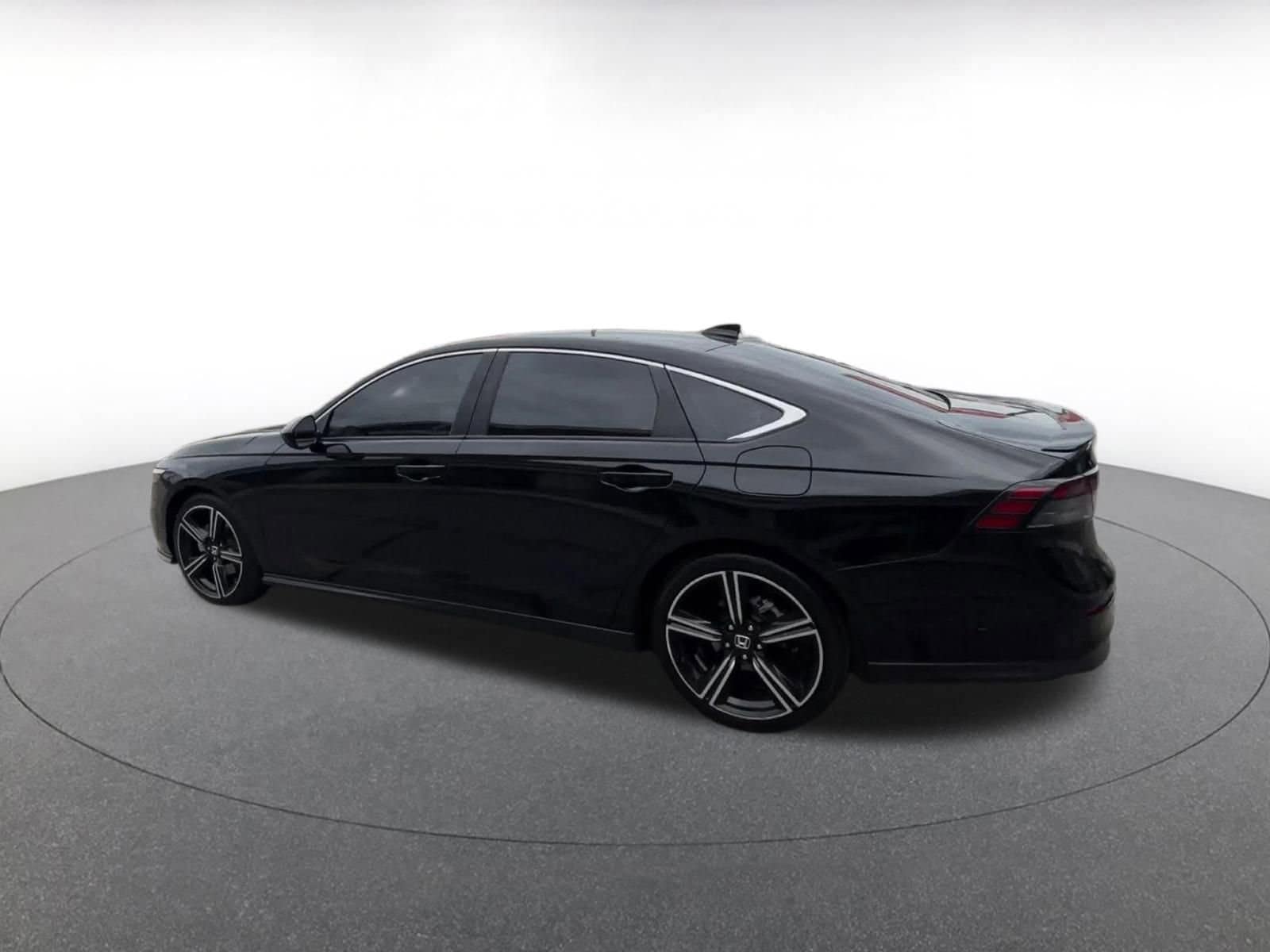 Thumbnail: 2023 Honda Accord - 10