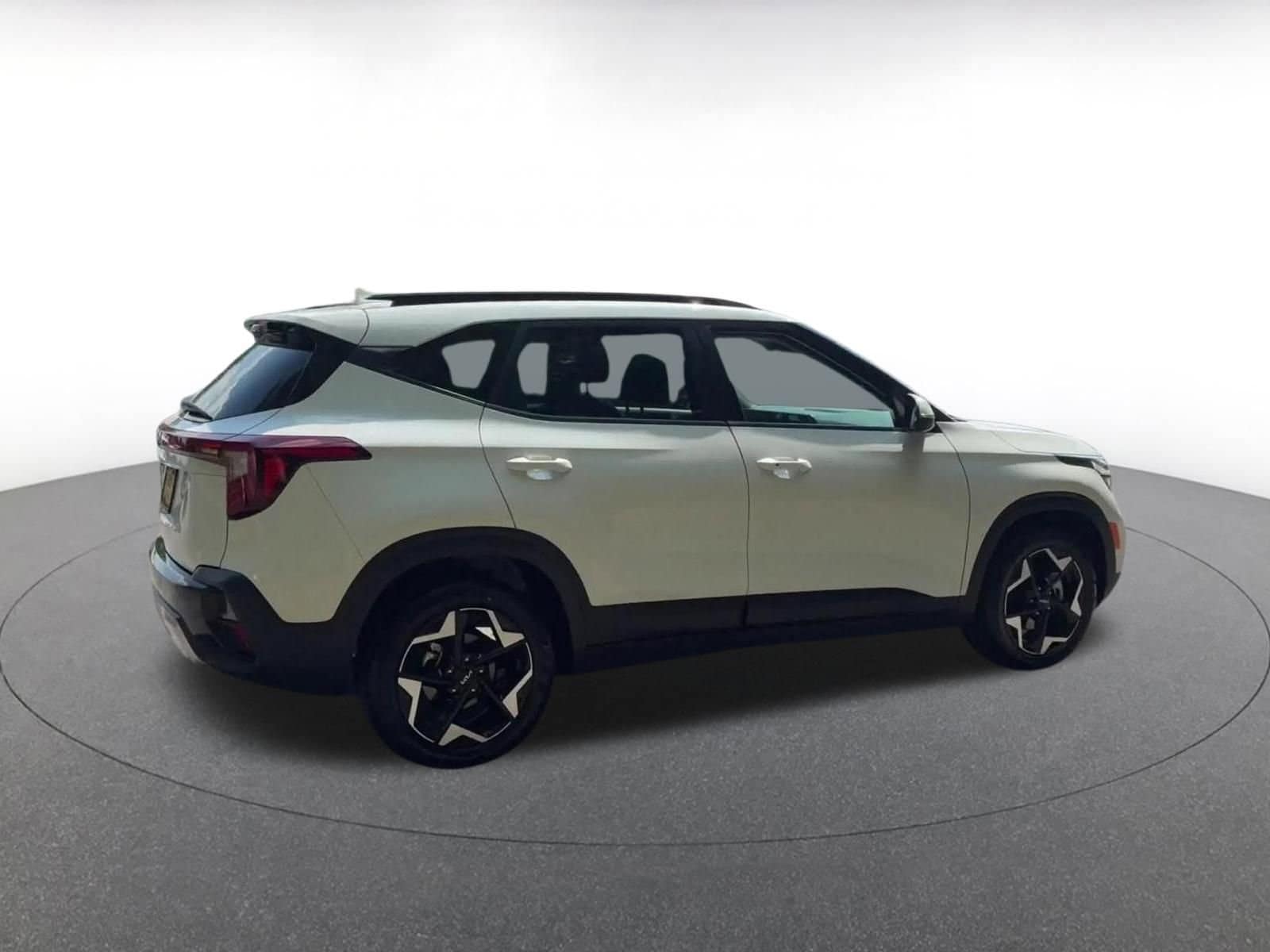 Thumbnail: 2025 Kia Seltos - 16