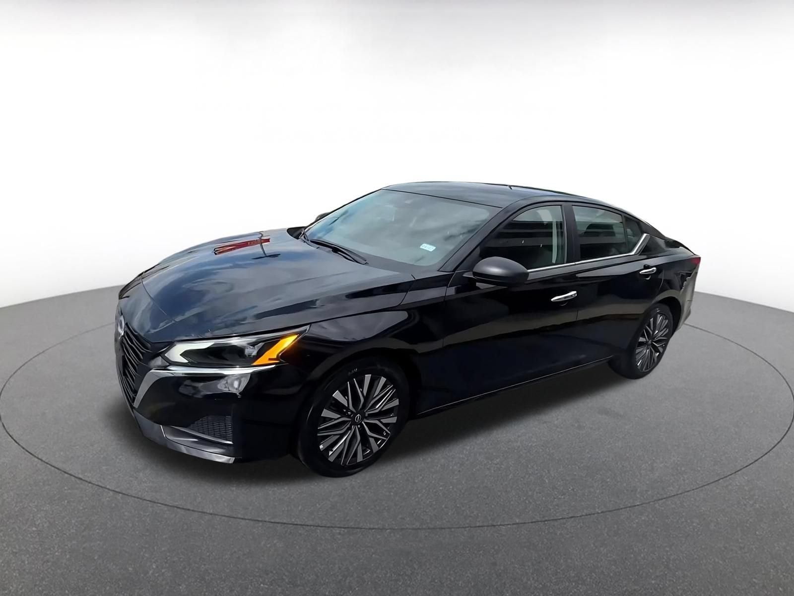 Thumbnail: 2025 Nissan Altima - 7