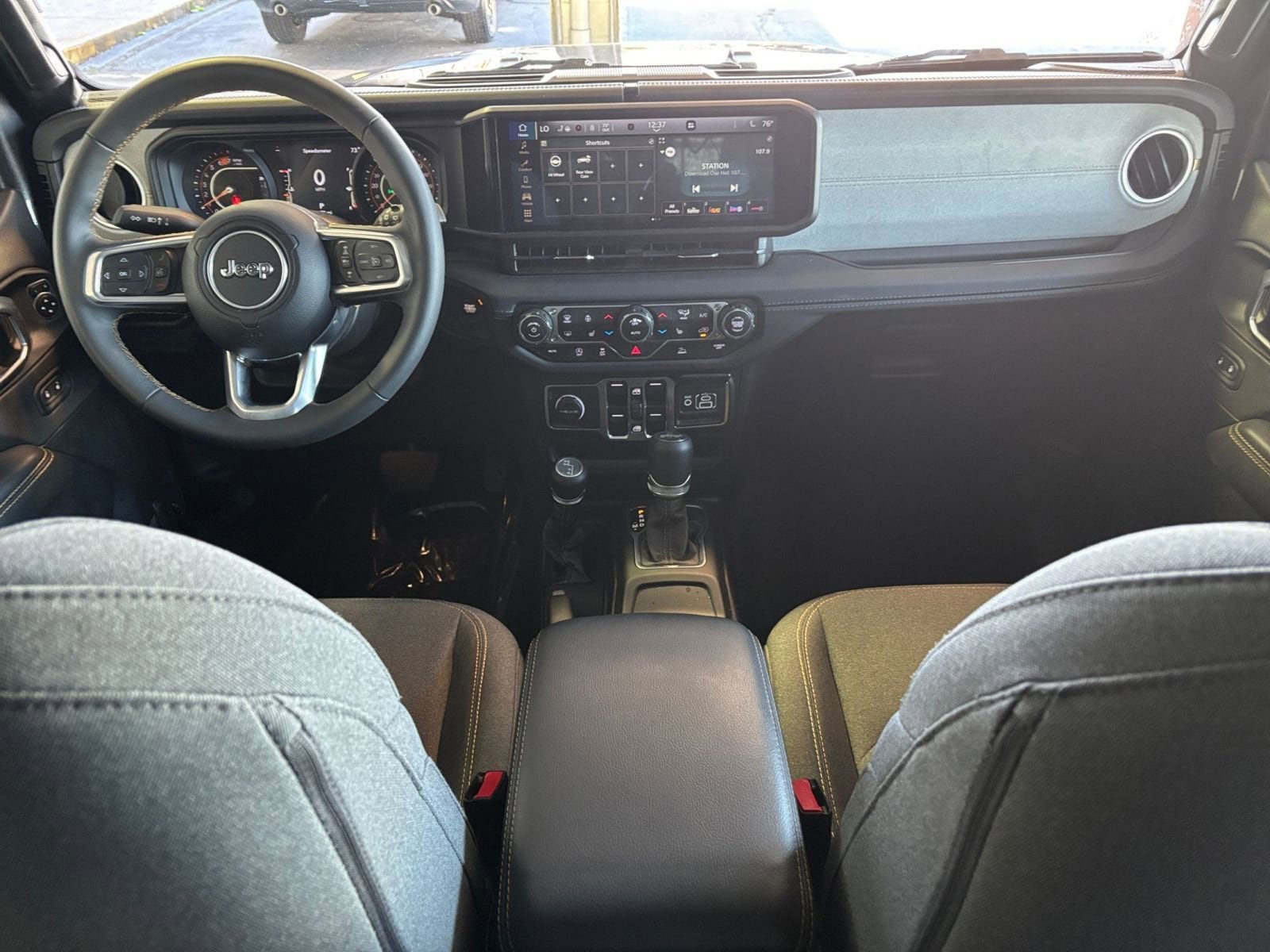 Thumbnail: 2025 Jeep Wrangler - 32