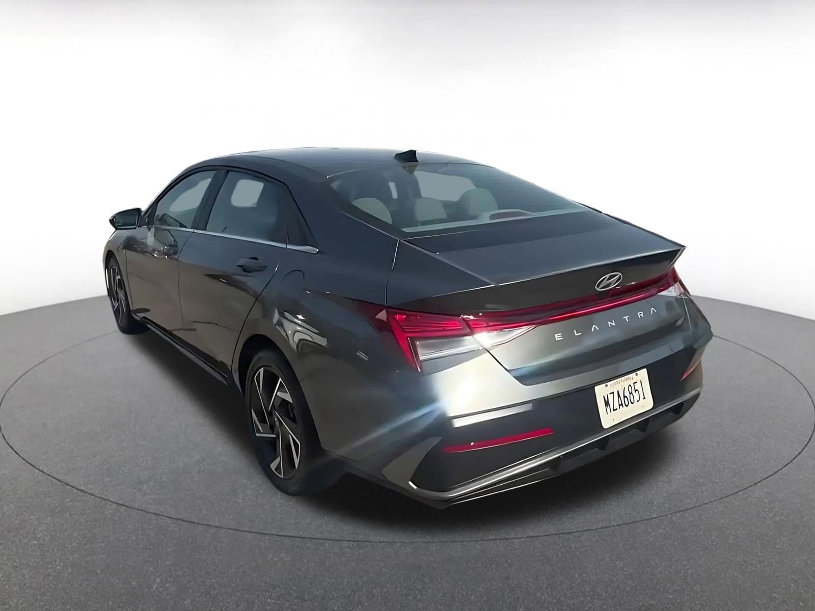 Thumbnail: 2025 Hyundai Elantra - 11