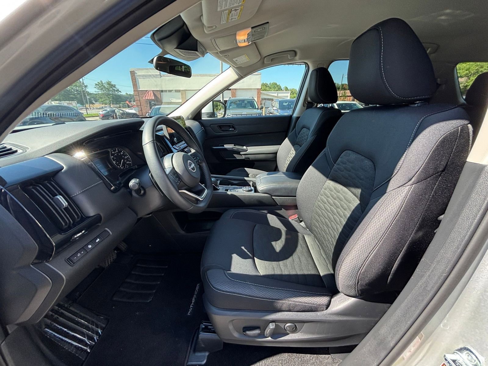 Thumbnail: 2025 Nissan Pathfinder - 29