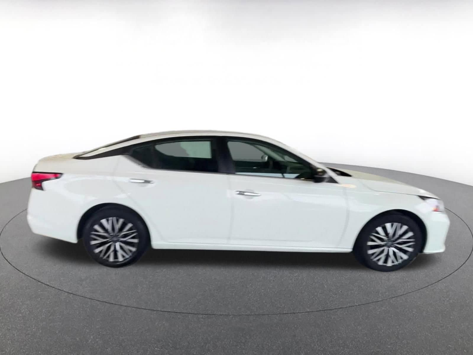 Thumbnail: 2025 Nissan Altima - 22