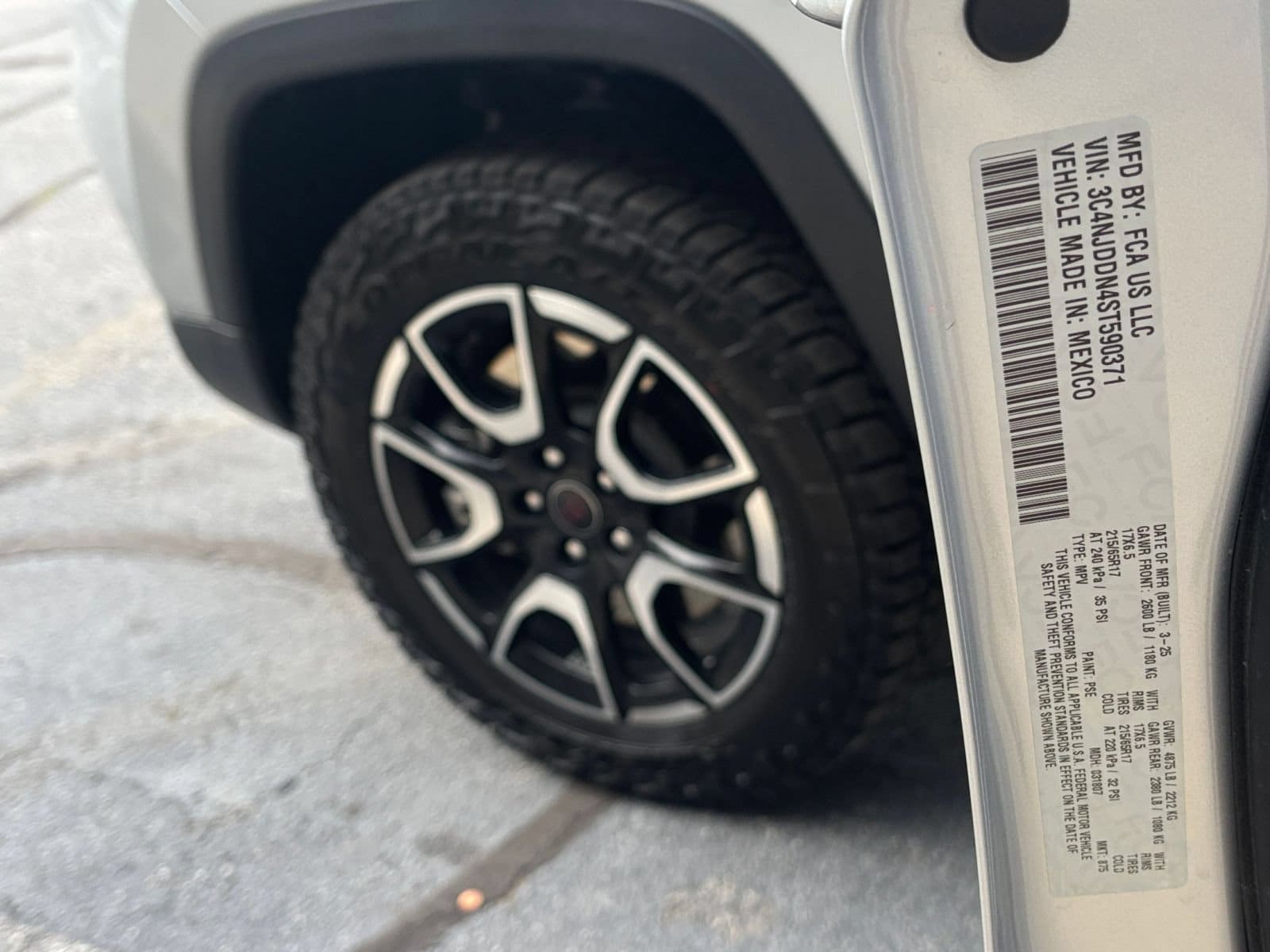Thumbnail: 2025 Jeep Compass - 32