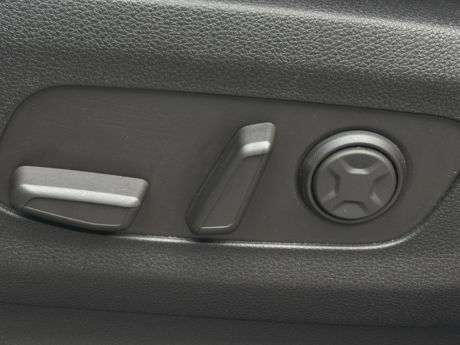 Thumbnail: 2026 Kia Carnival - 23