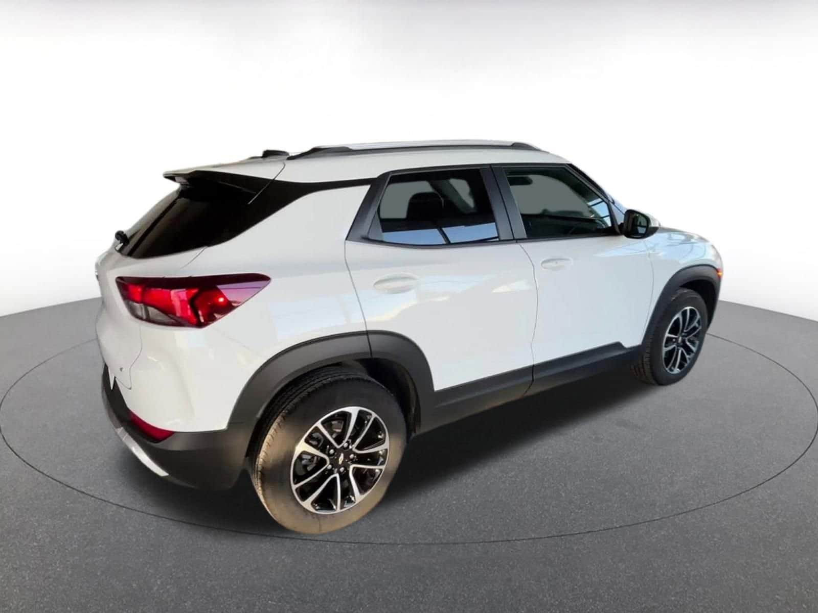 Thumbnail: 2025 Chevrolet TrailBlazer - 15