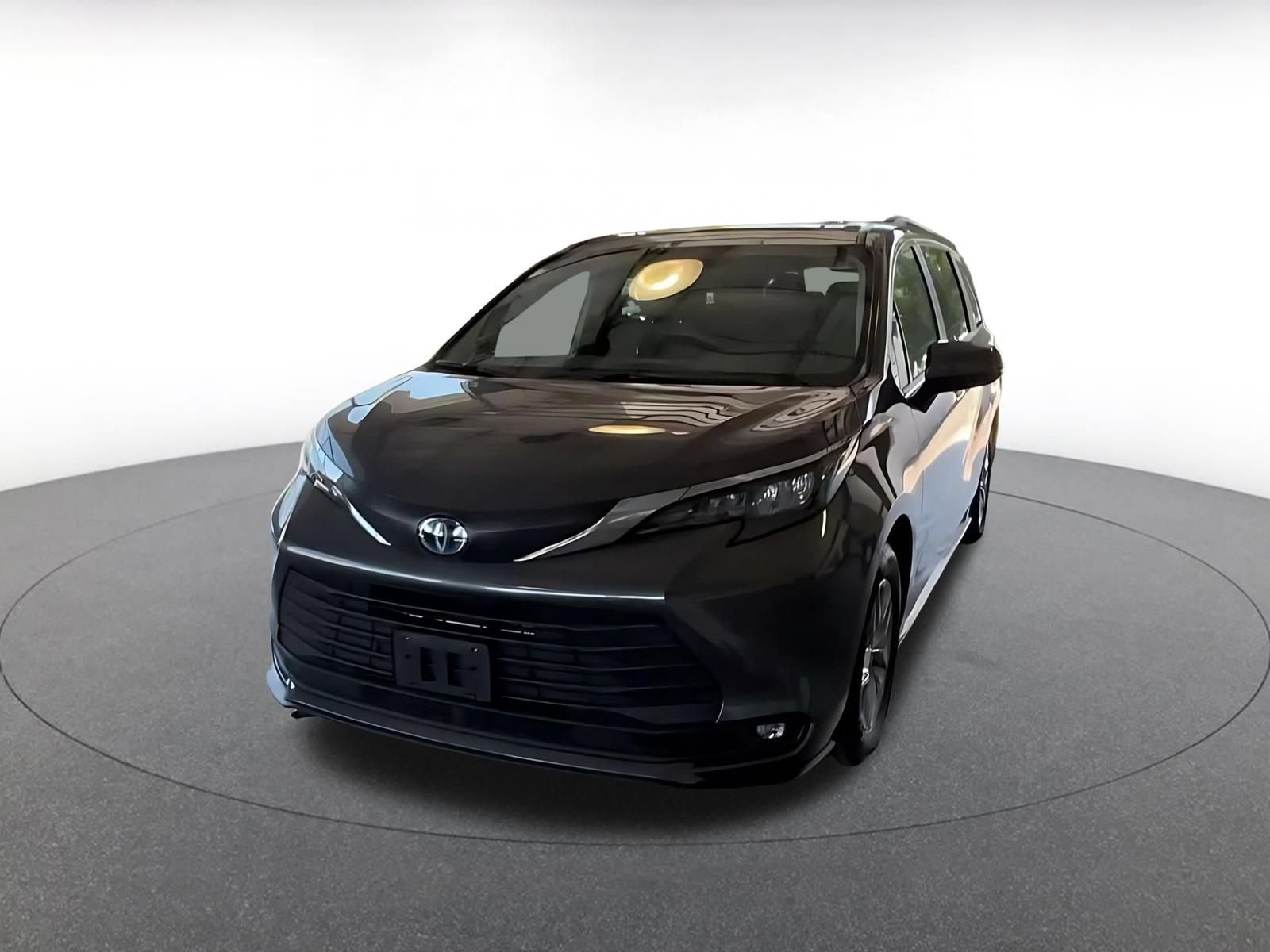 Thumbnail: 2025 Toyota Sienna - 4