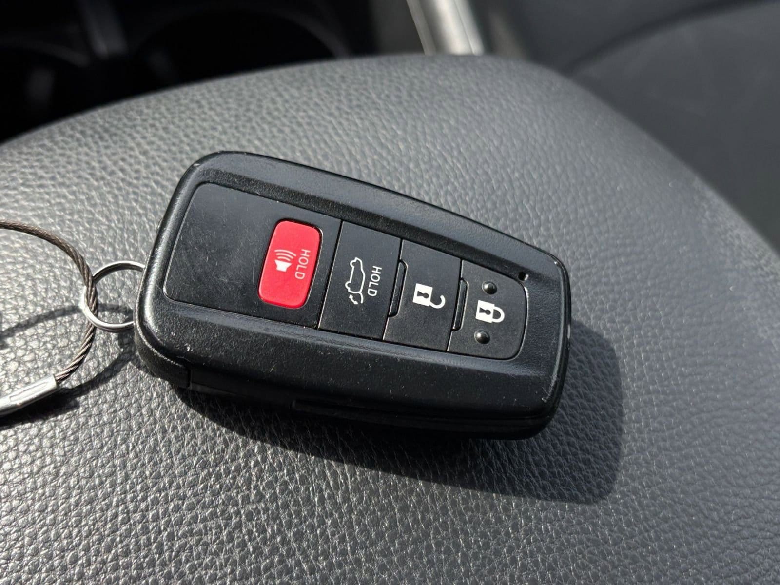 Thumbnail: 2025 Toyota RAV4 - 21