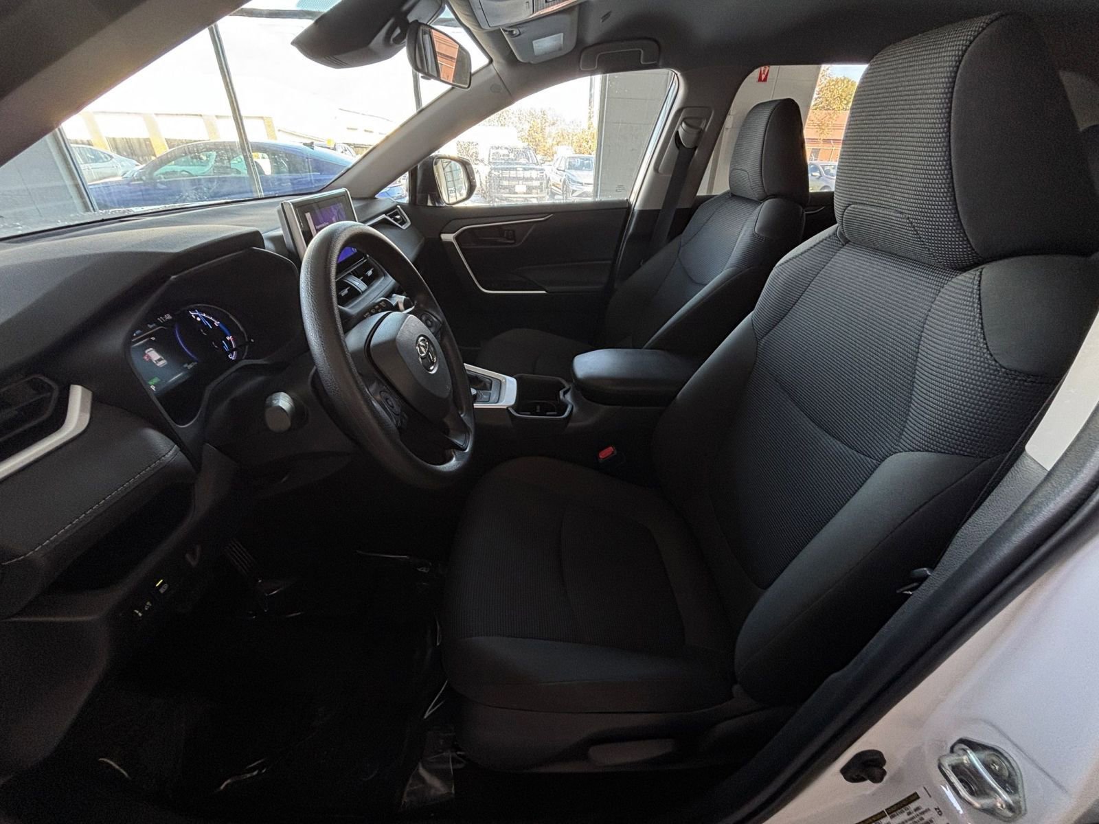 Thumbnail: 2025 Toyota RAV4 - 31